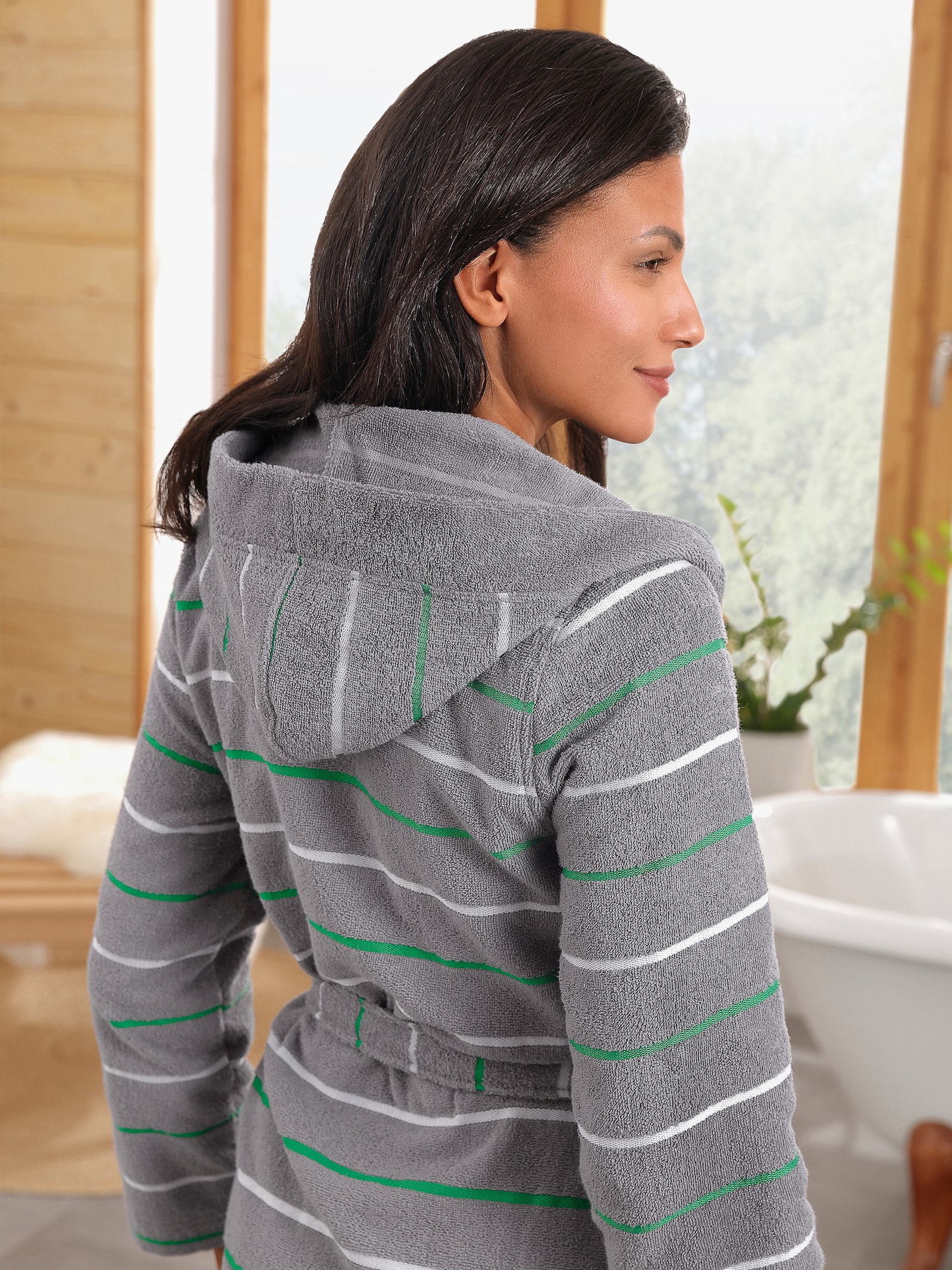 feel good Bademantel - steingrau-weiß-gestreift