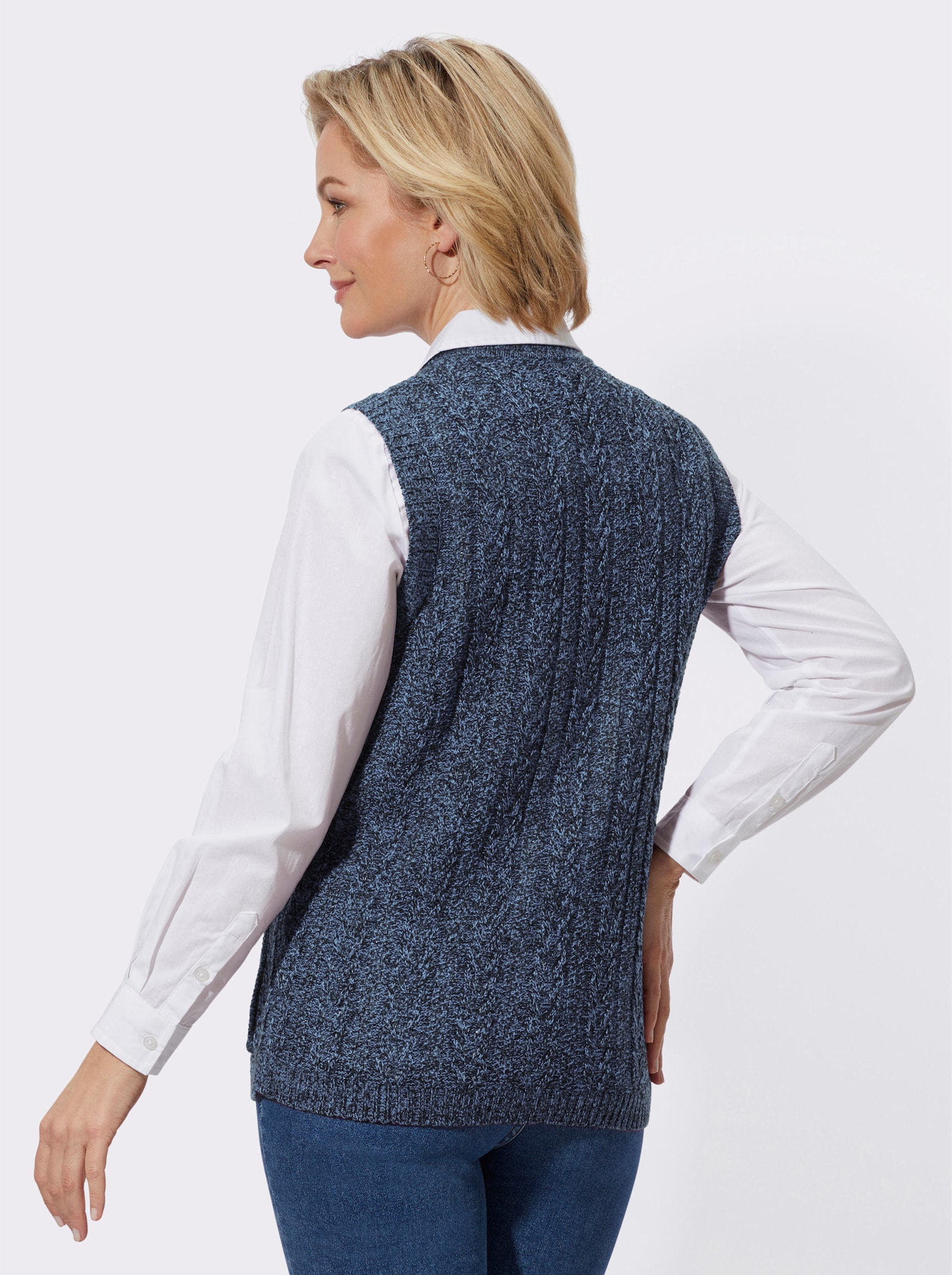 Strickweste mit Zopfmuster - himmelblau-meliert