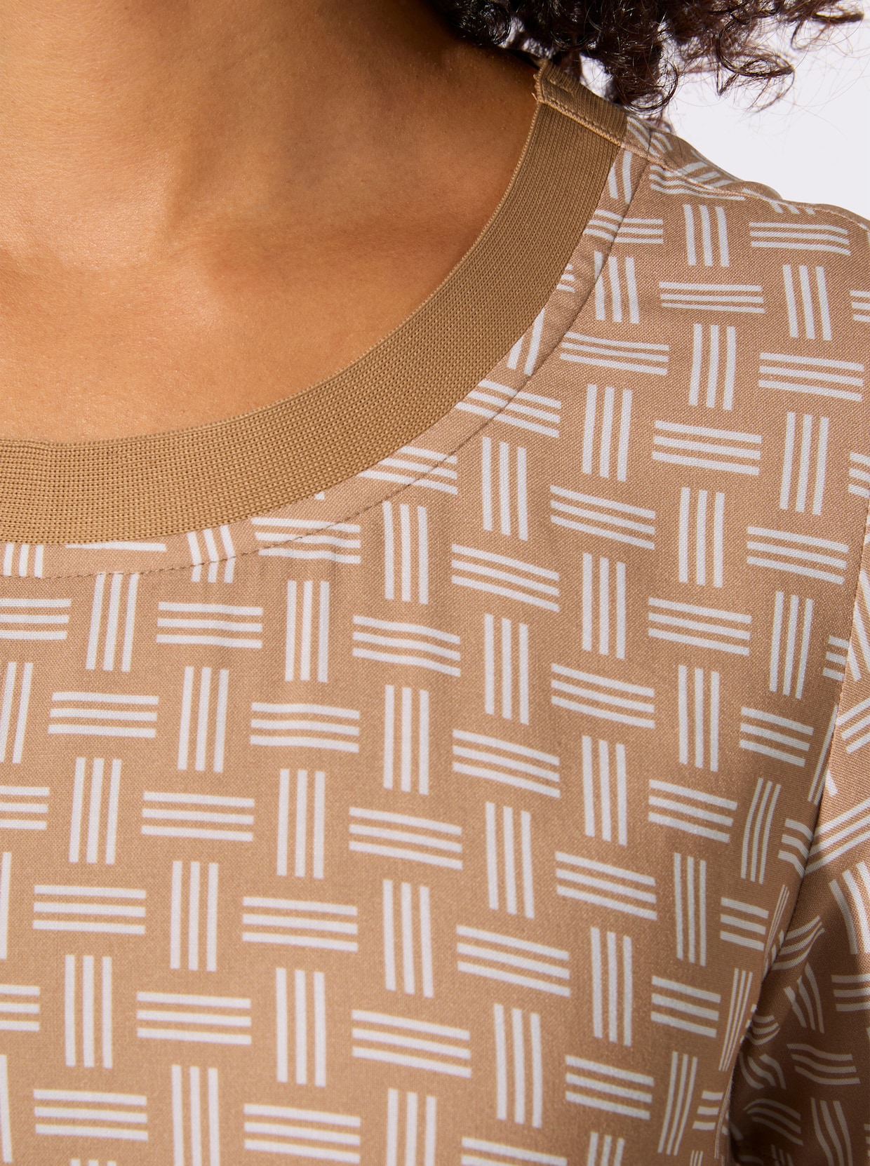 Webkleid - camel-ecru-bedruckt