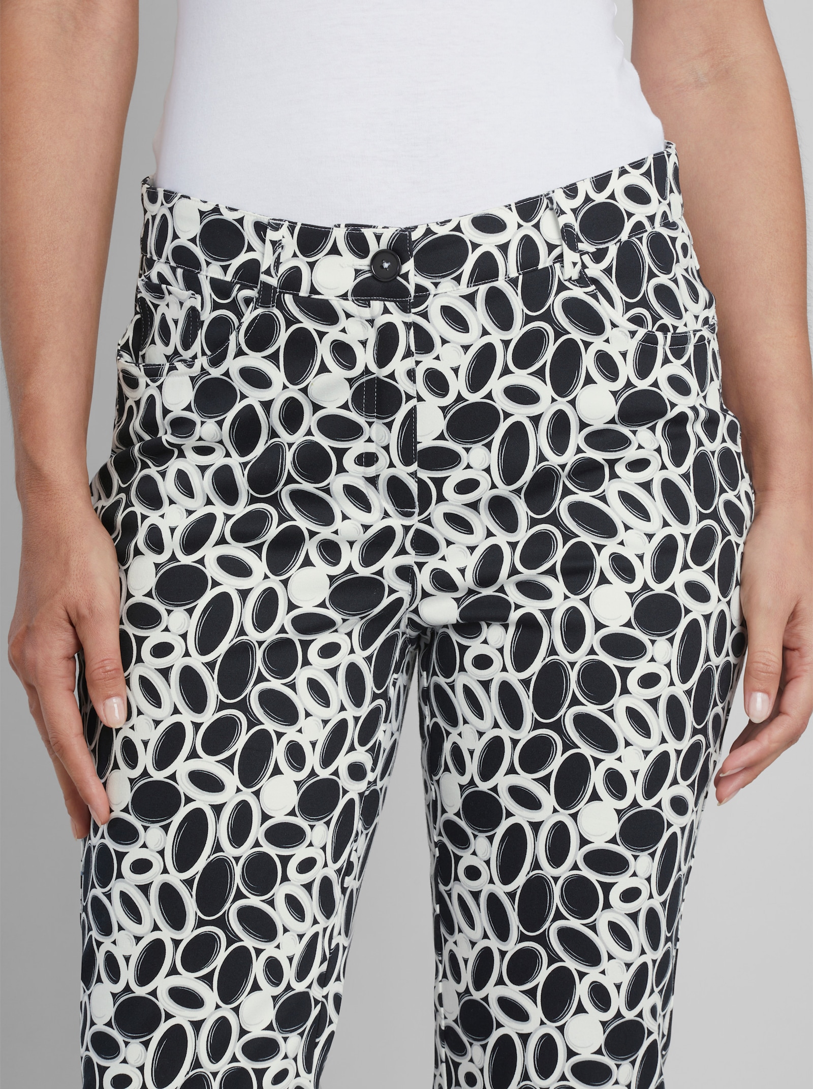 heine Druckhose mit Grafik-Dessin - schwarz-weiß-bedruckt
