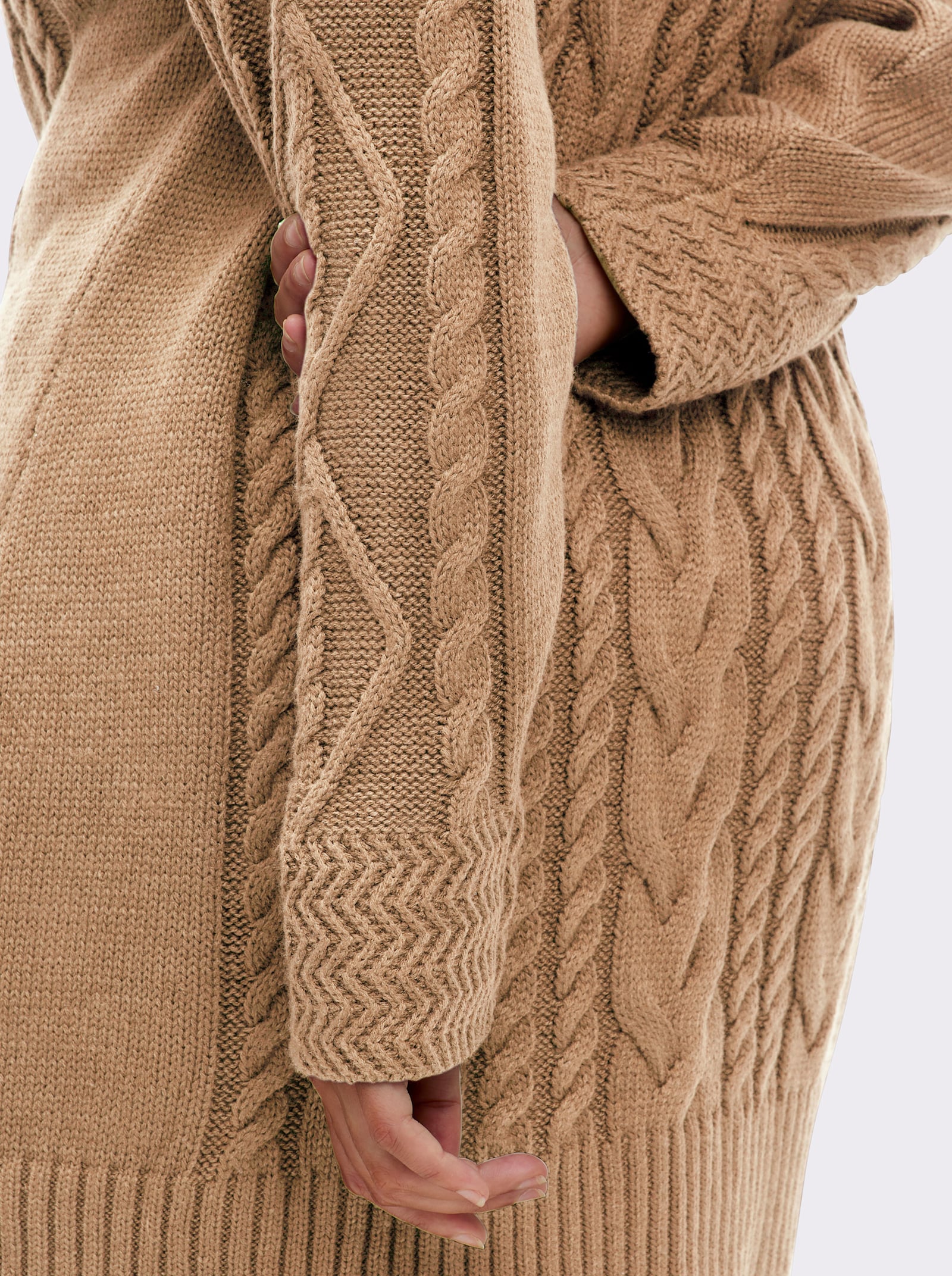 Longstrickjacke mit Einstrickmuster - camel