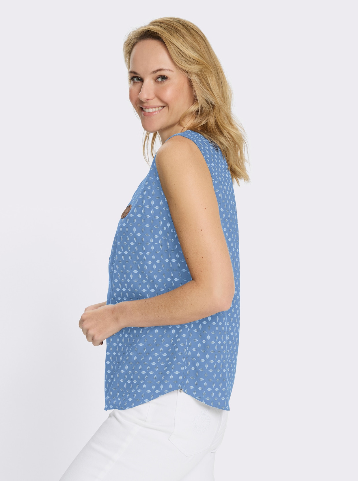 Blusentop aus weich fließender Viskose - mittelblau-weiß-bedruckt