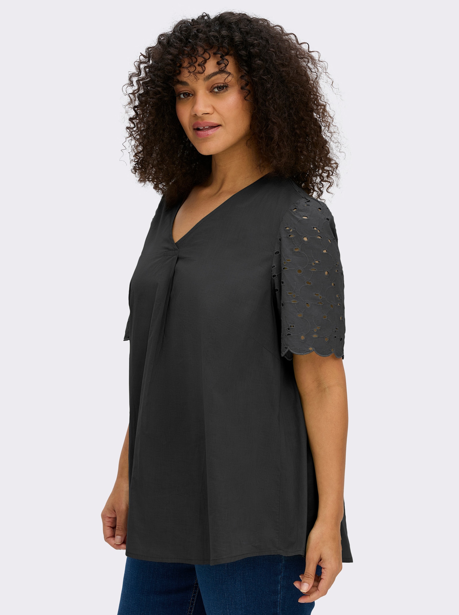 sheego Tunika mit Lockstickerei - schwarz