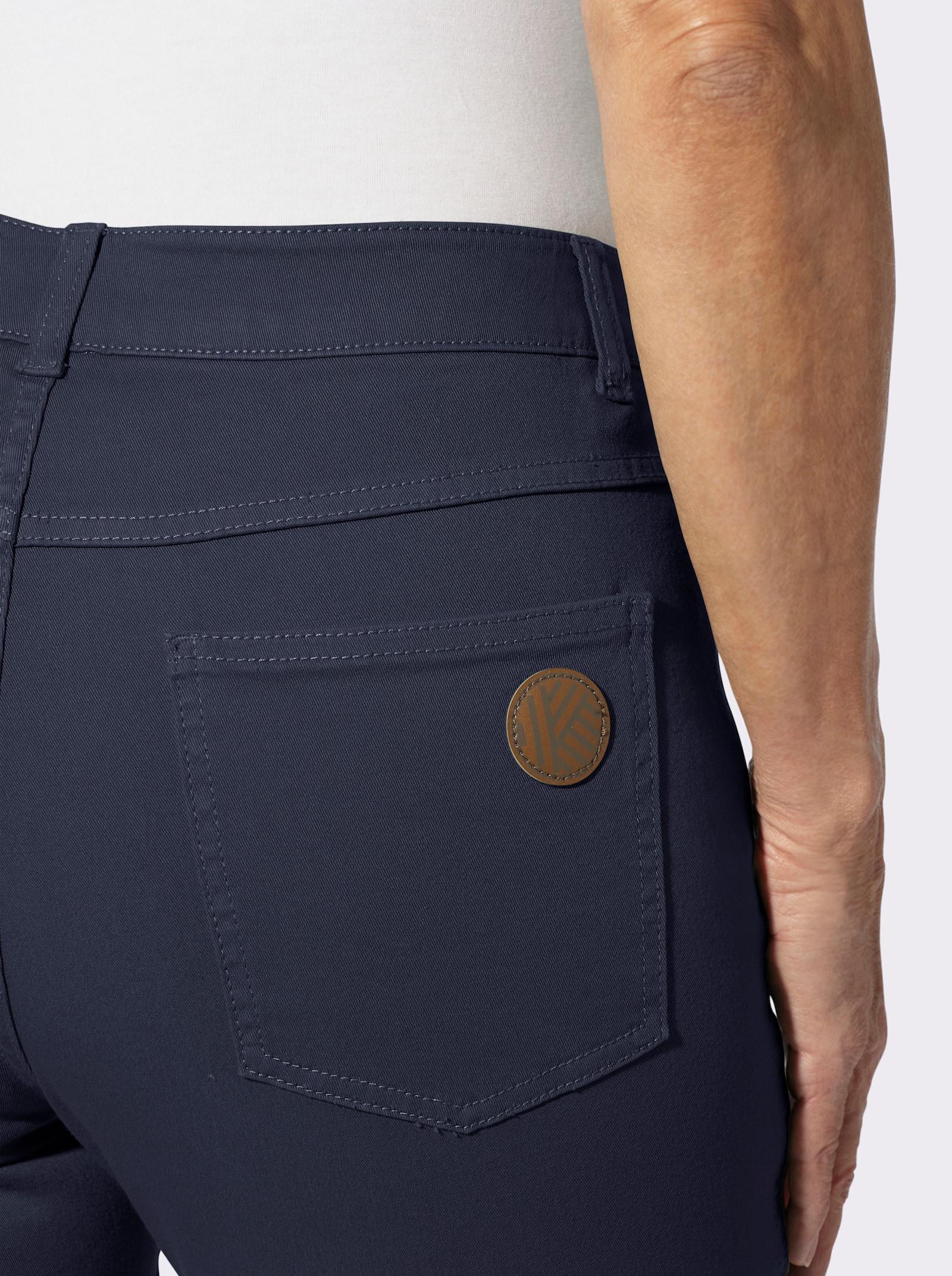 Röhrenjeans in Twill-Qualität - marine