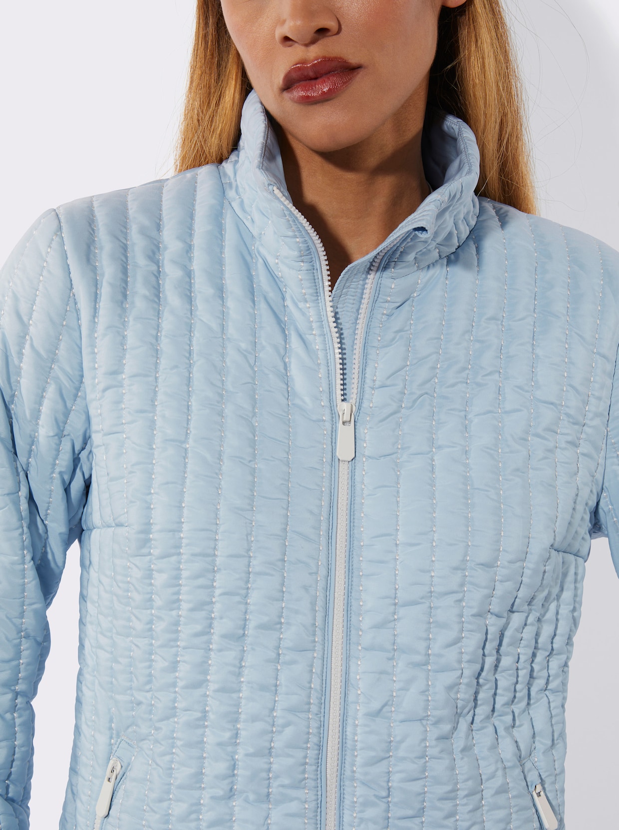 Jacke mit Zipper-Garage - hellblau-ecru