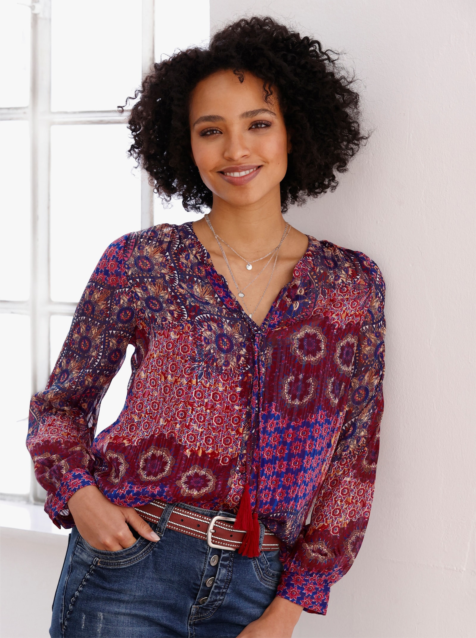 heine Druckbluse mit Quaste am Ausschnitt - kirsche-bedruckt