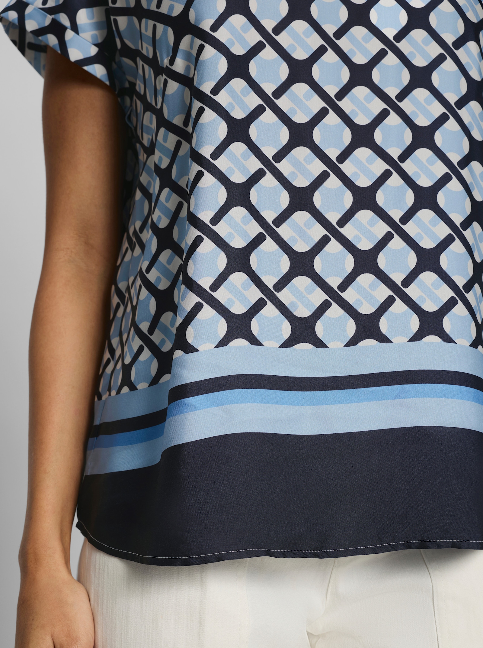 heine Druckbluse mit Muster-Print - marine-ecru-bedruckt