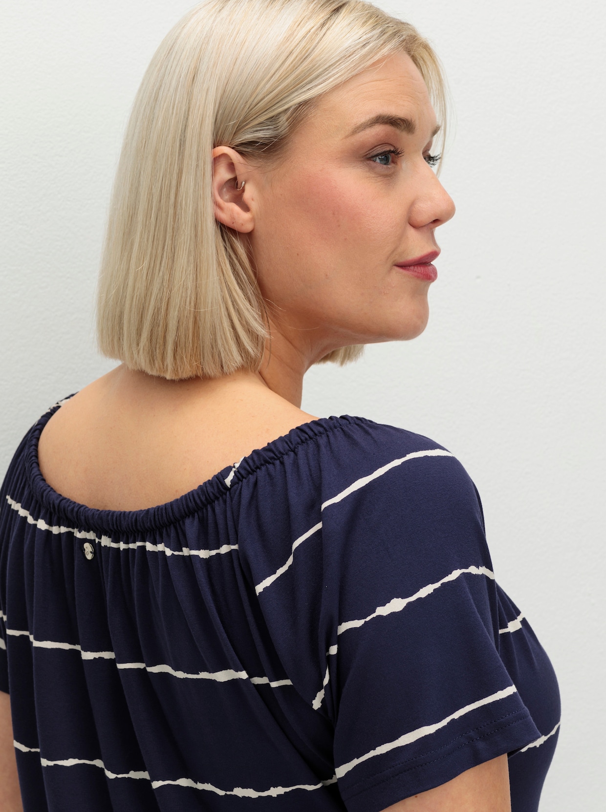 sheego Jerseykleid mit Streifenmuster - tiefblau-gestreift