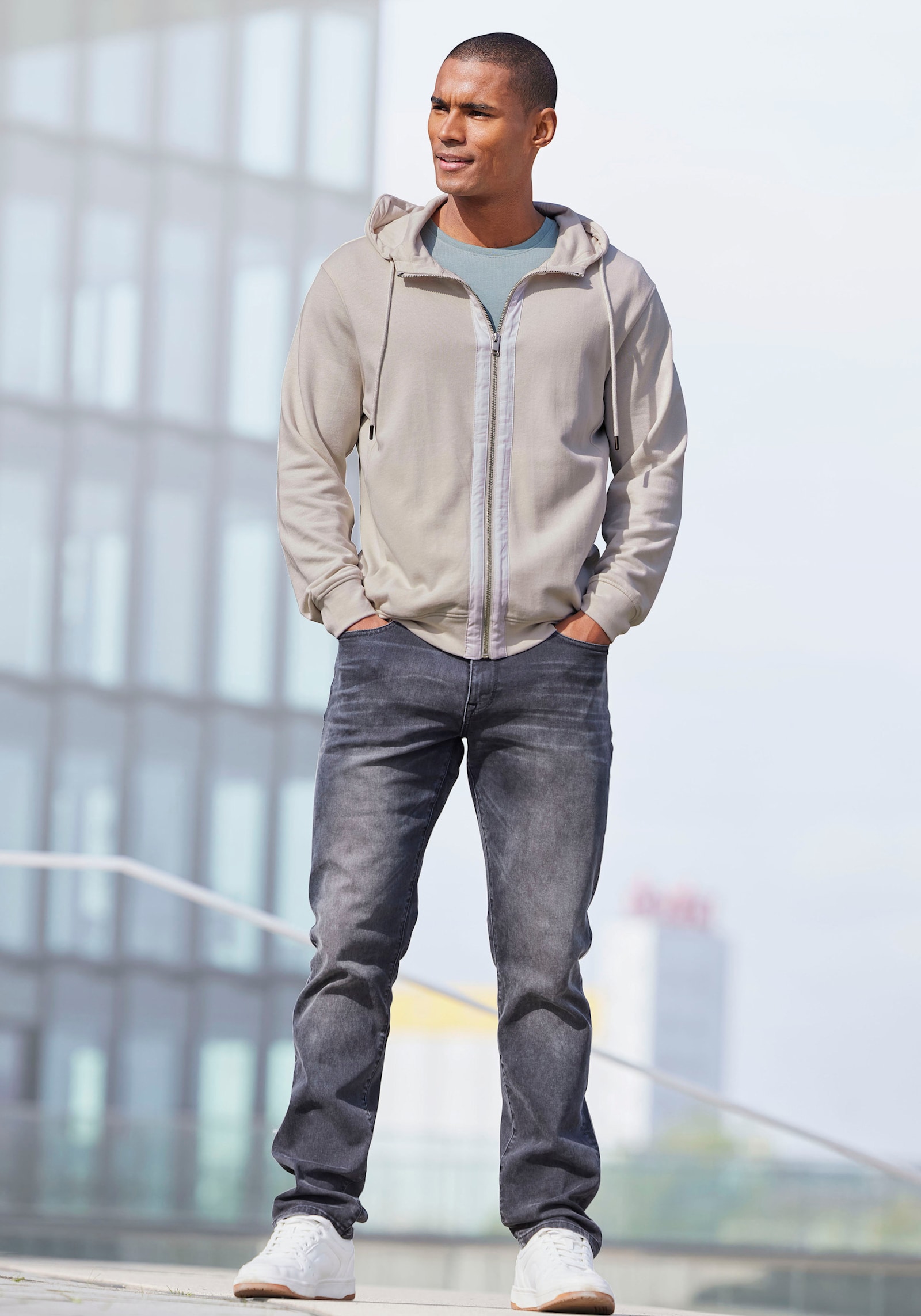 AUTHENTIC LE JOGGER Kapuzensweatjacke - creme