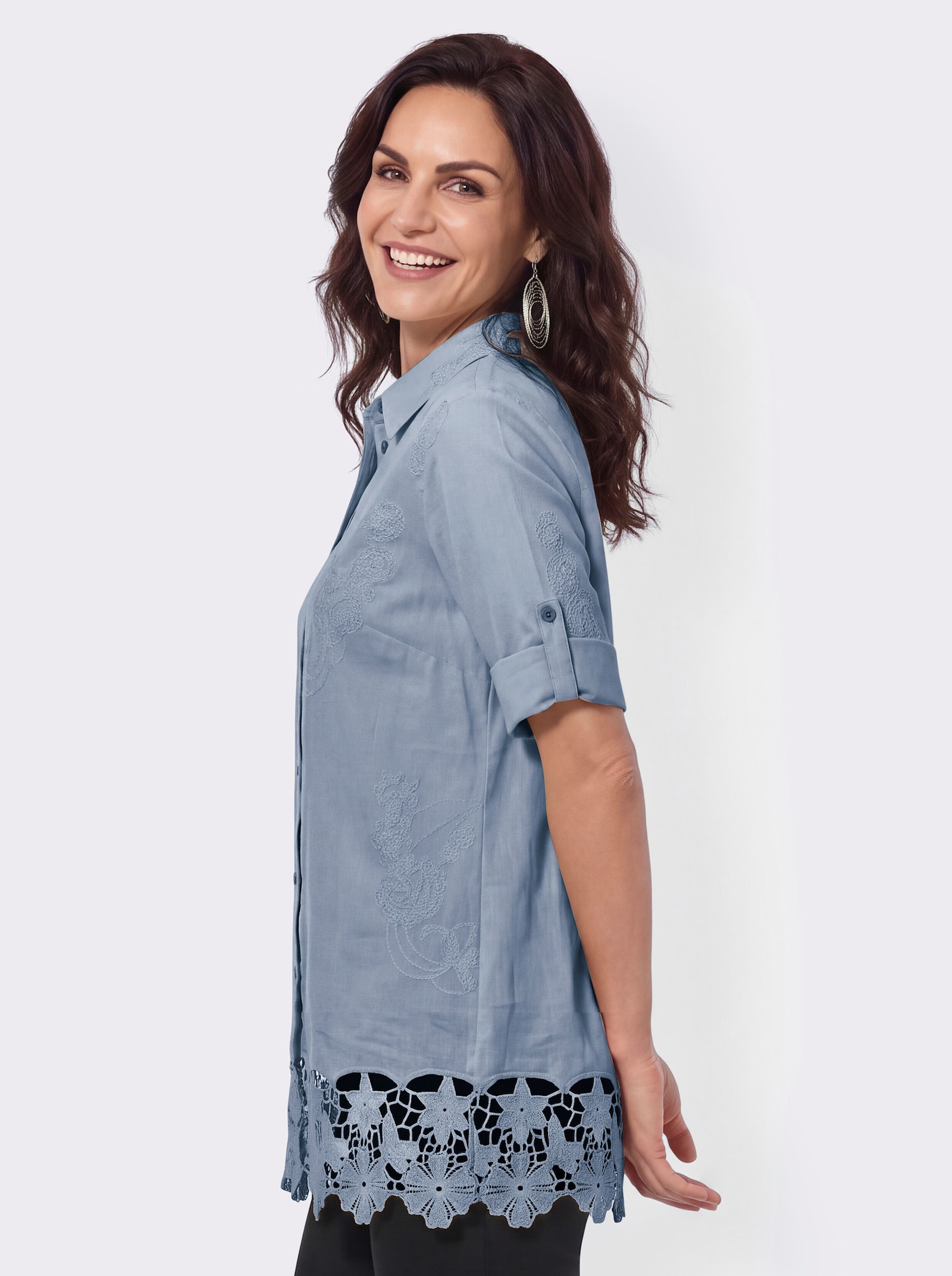 Spitzenbluse mit Krempel-Ärmel - bleu
