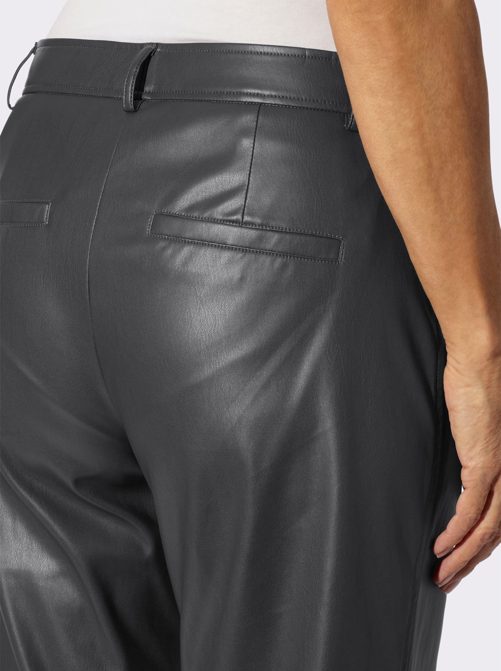 Lederimitathose mit Teilungsnaht vorne - schwarz