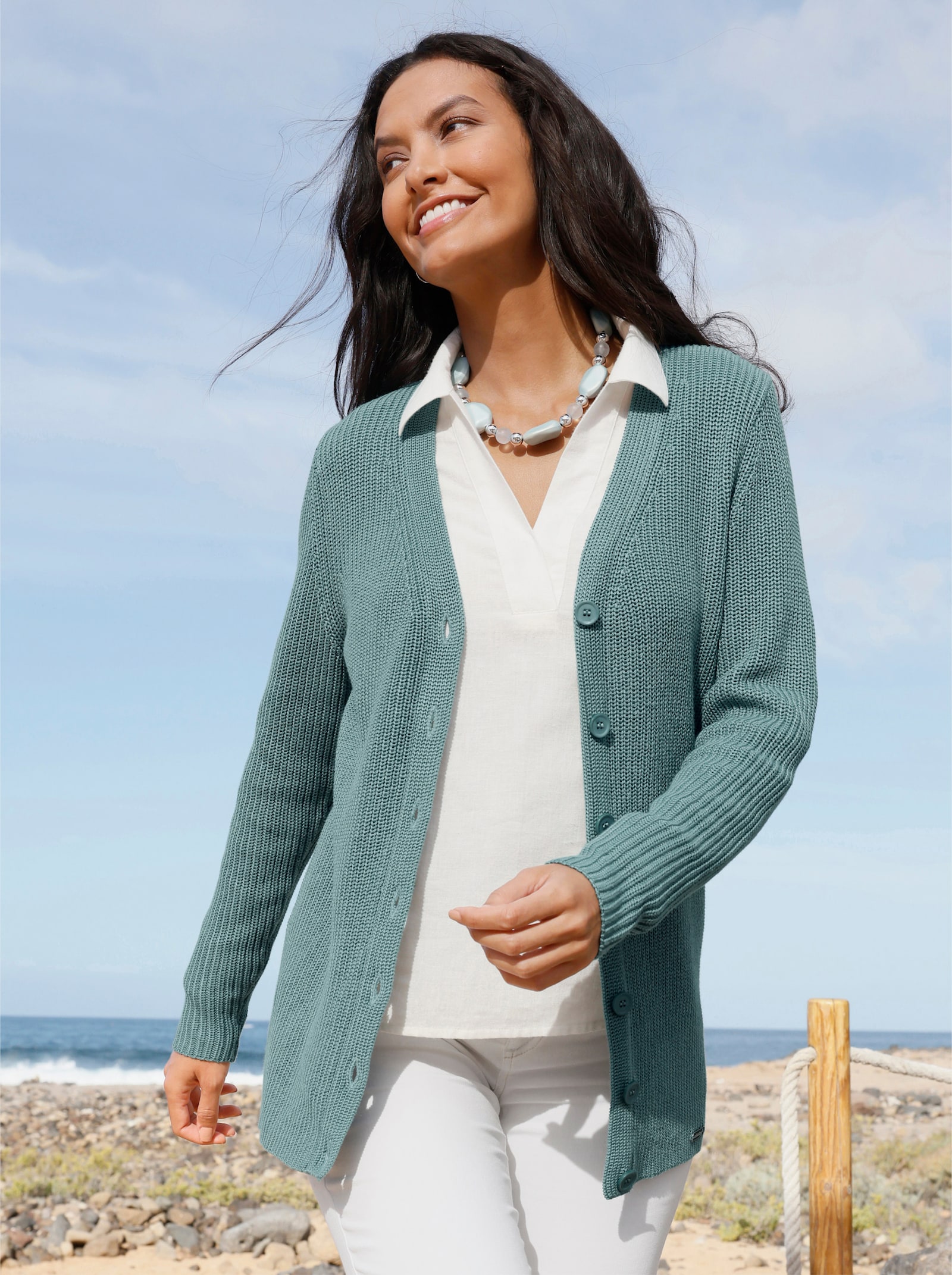 Longstrickjacke mit feiner Rippstruktur - jade