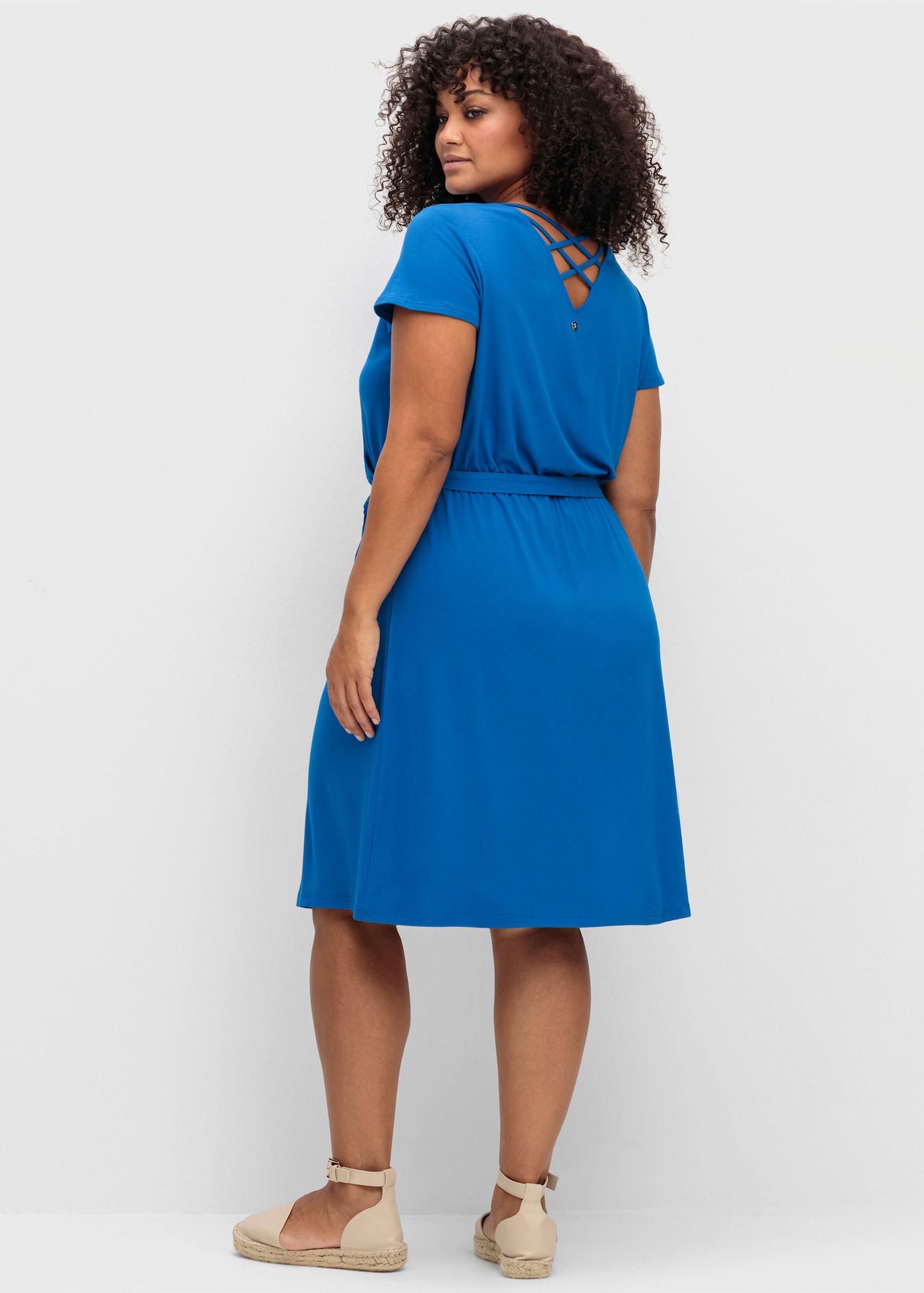 sheego Jerseyjurk met uitsnijding op de rug - kobaltblauw