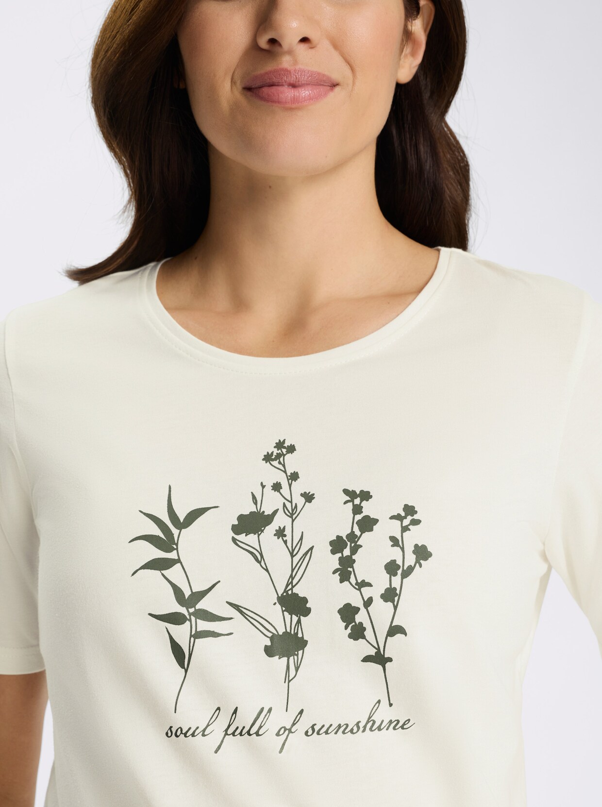 Rundhalsshirt aus reiner Baumwolle - ecru-khaki