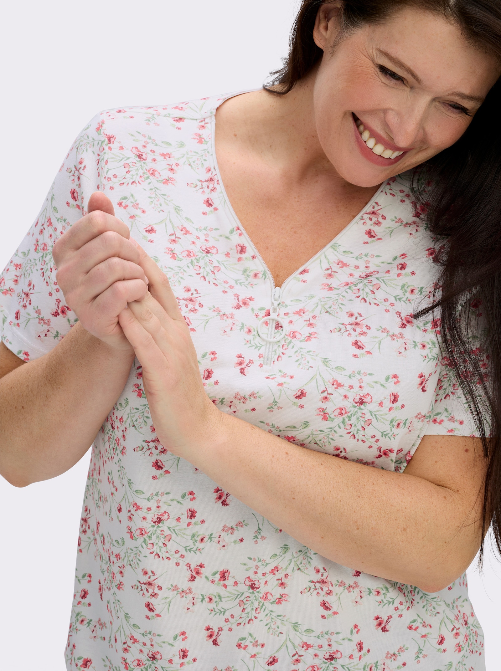 Kurzarmshirt mit Reißverschluss am Ausschnitt - ecru-hellrosé-gemustert