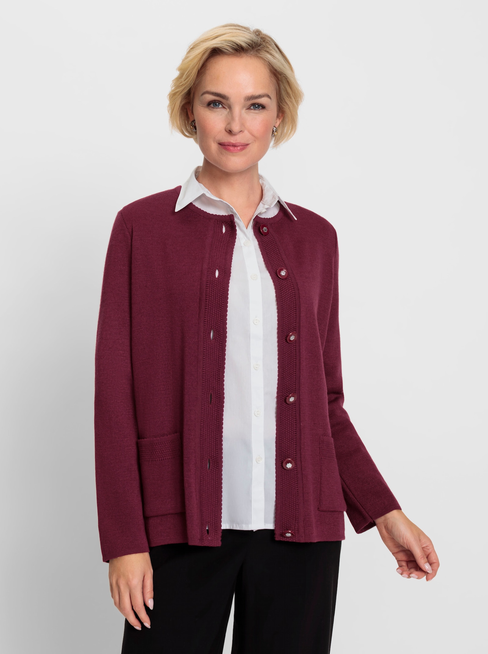 Strickjacke mit Schmuckknöpfen - bordeaux