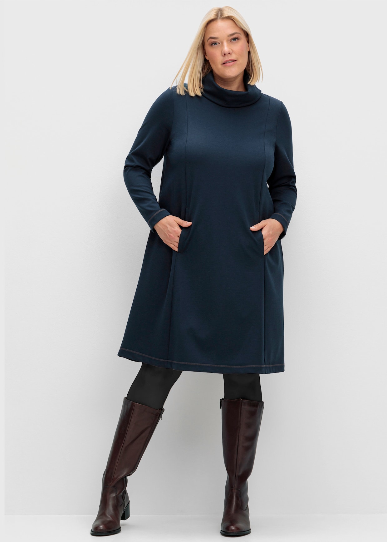 sheego Weitschaftstiefel mit Zierschnalle - braun