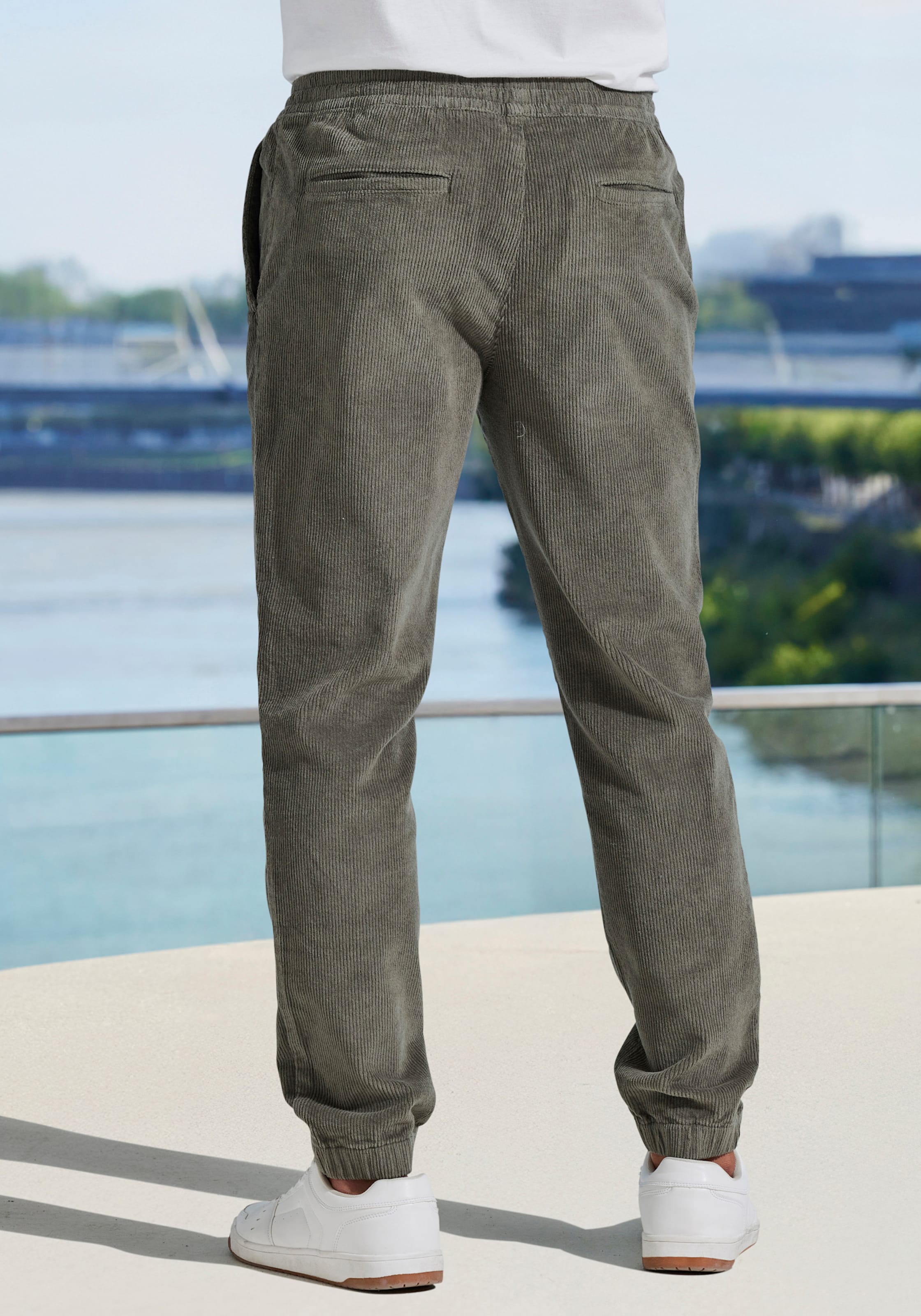Thumbnail - Jogger Pants