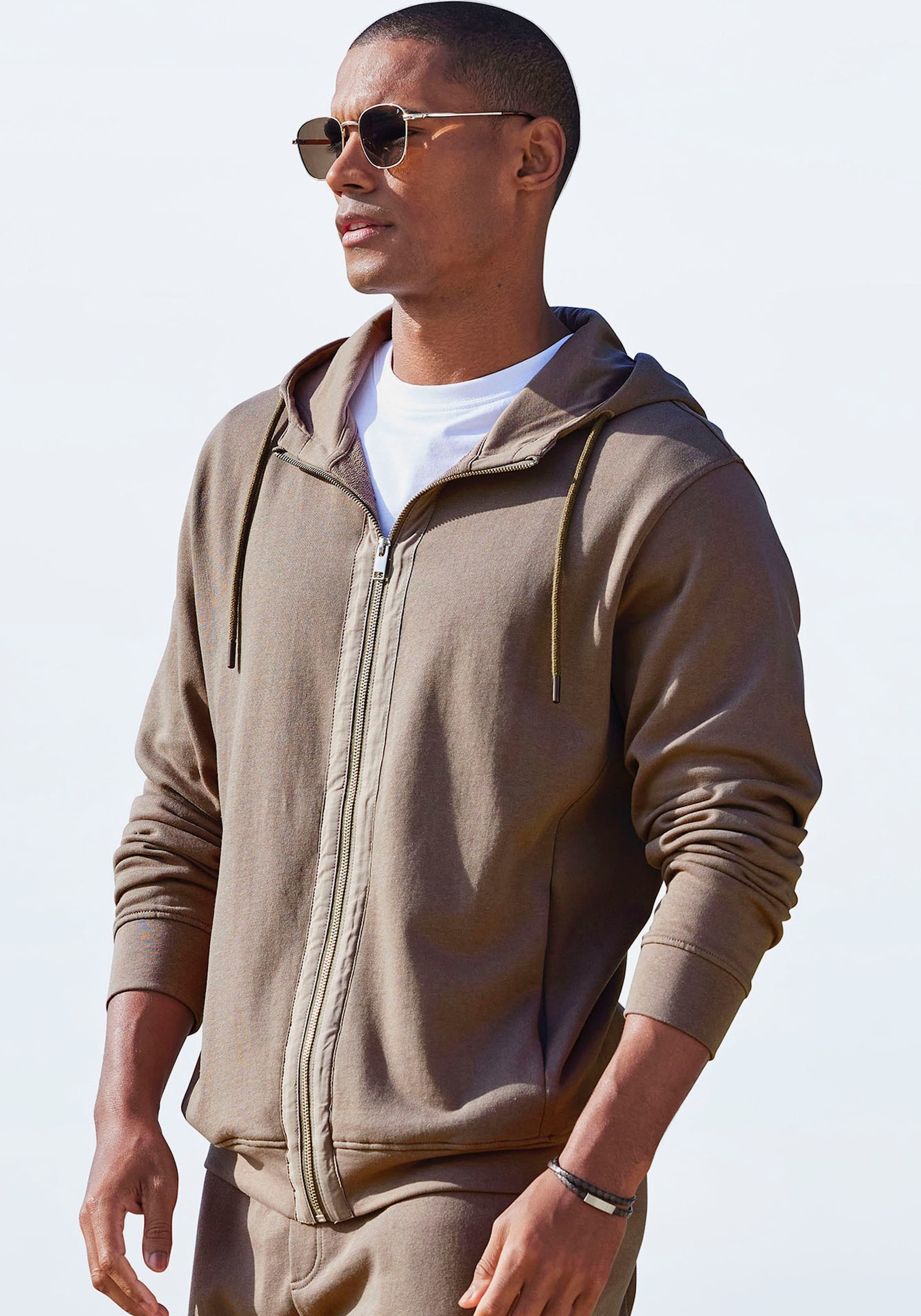 AUTHENTIC LE JOGGER Kapuzensweatjacke - hellbraun