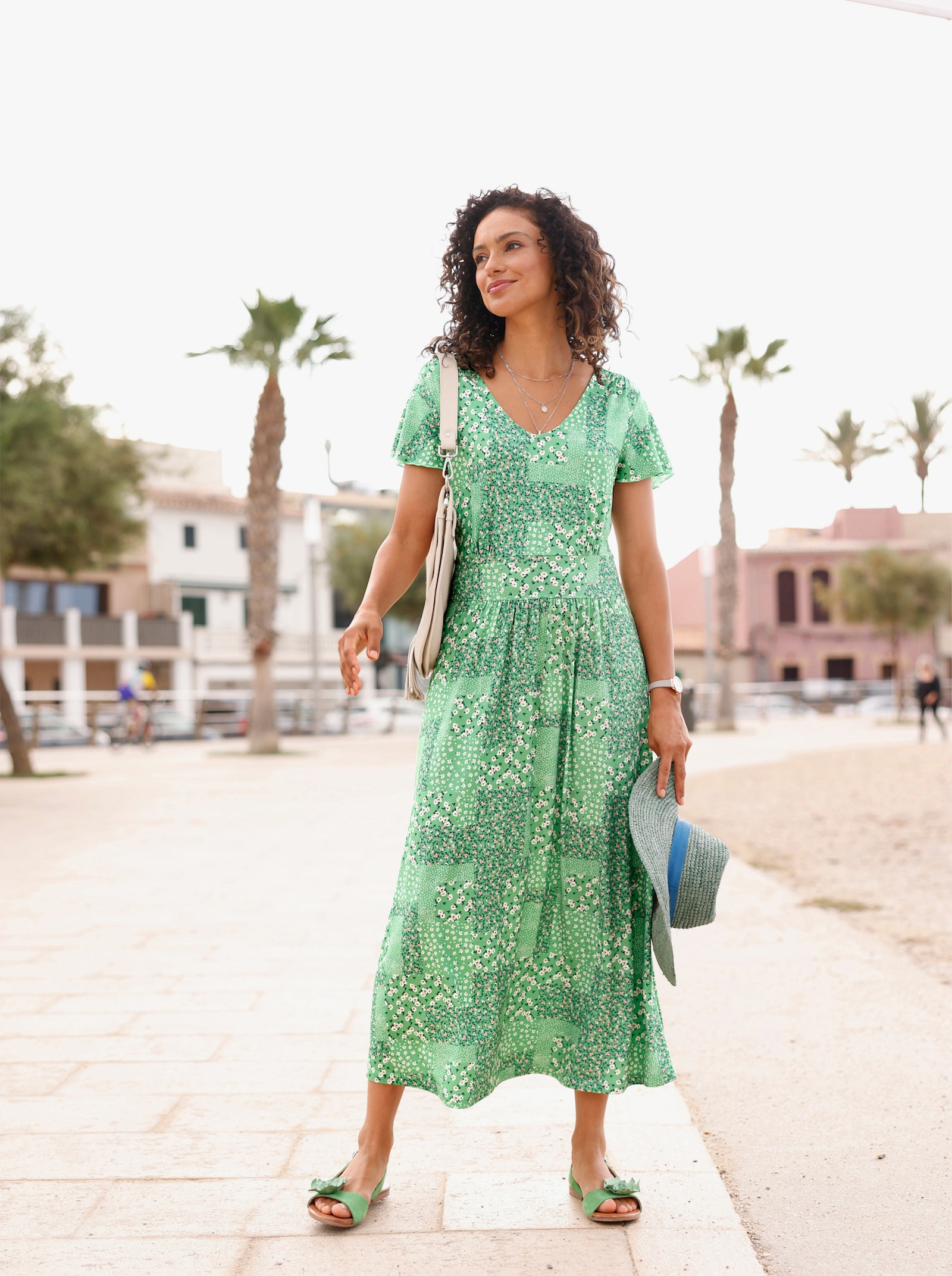 Robe en jersey avec manches chauve-souris - vert pomme-couleur ivoire imprimé