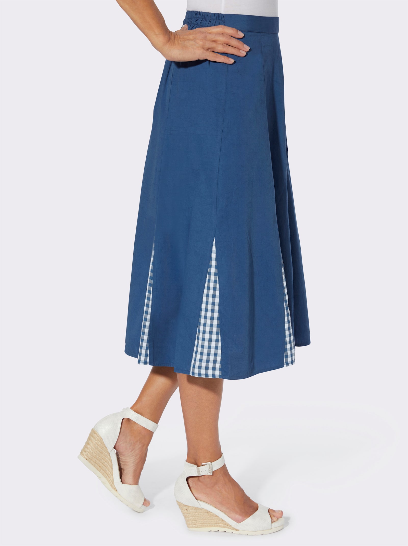 Traditionell kjol i klockad modell - jeansblå