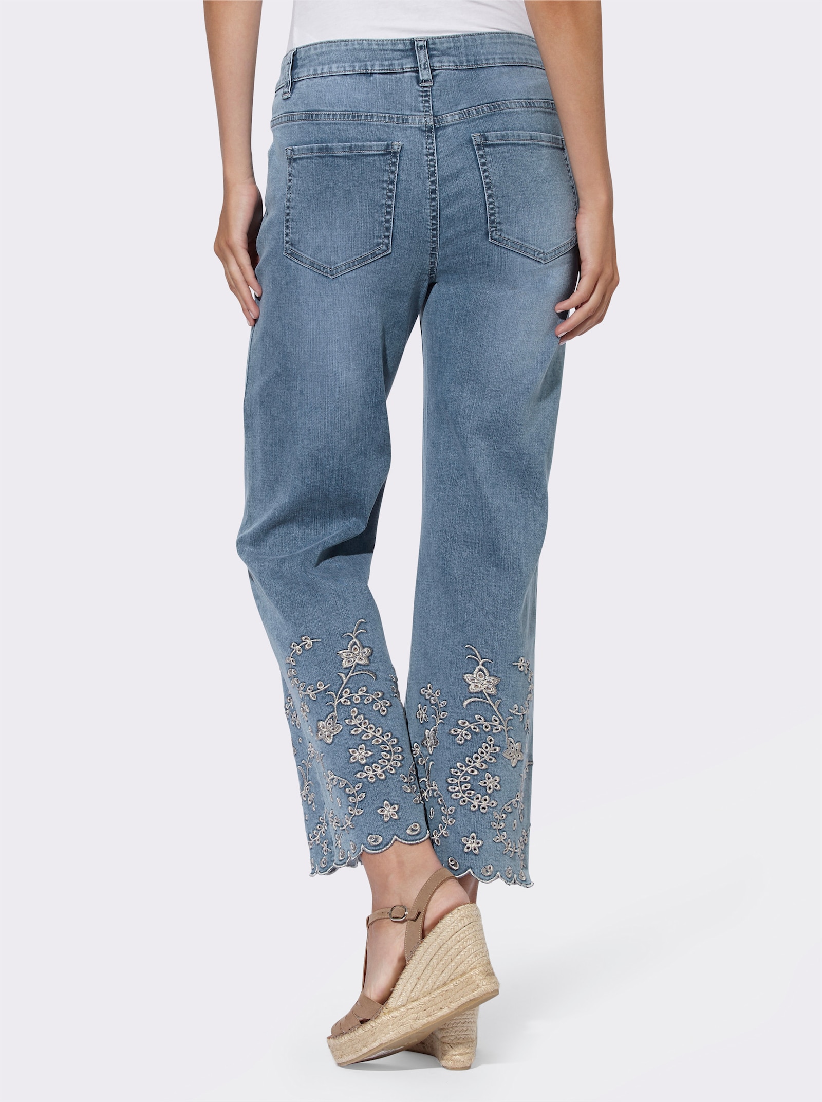 heine Gerade Jeans mit Lochstickerei - blue-bleached