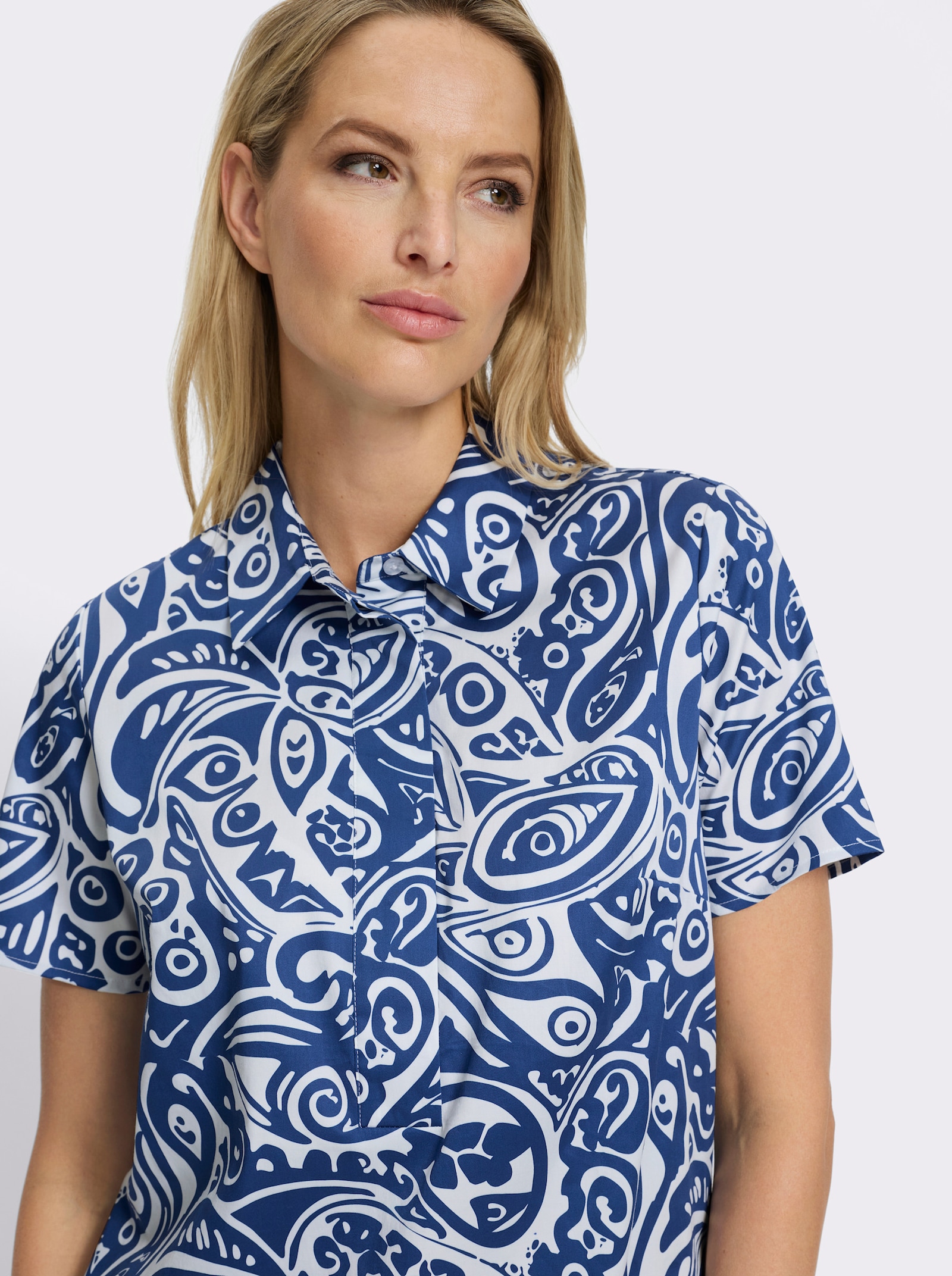 heine Blusenkleid mit grafischem Muster - royalblau-ecru-bedruckt