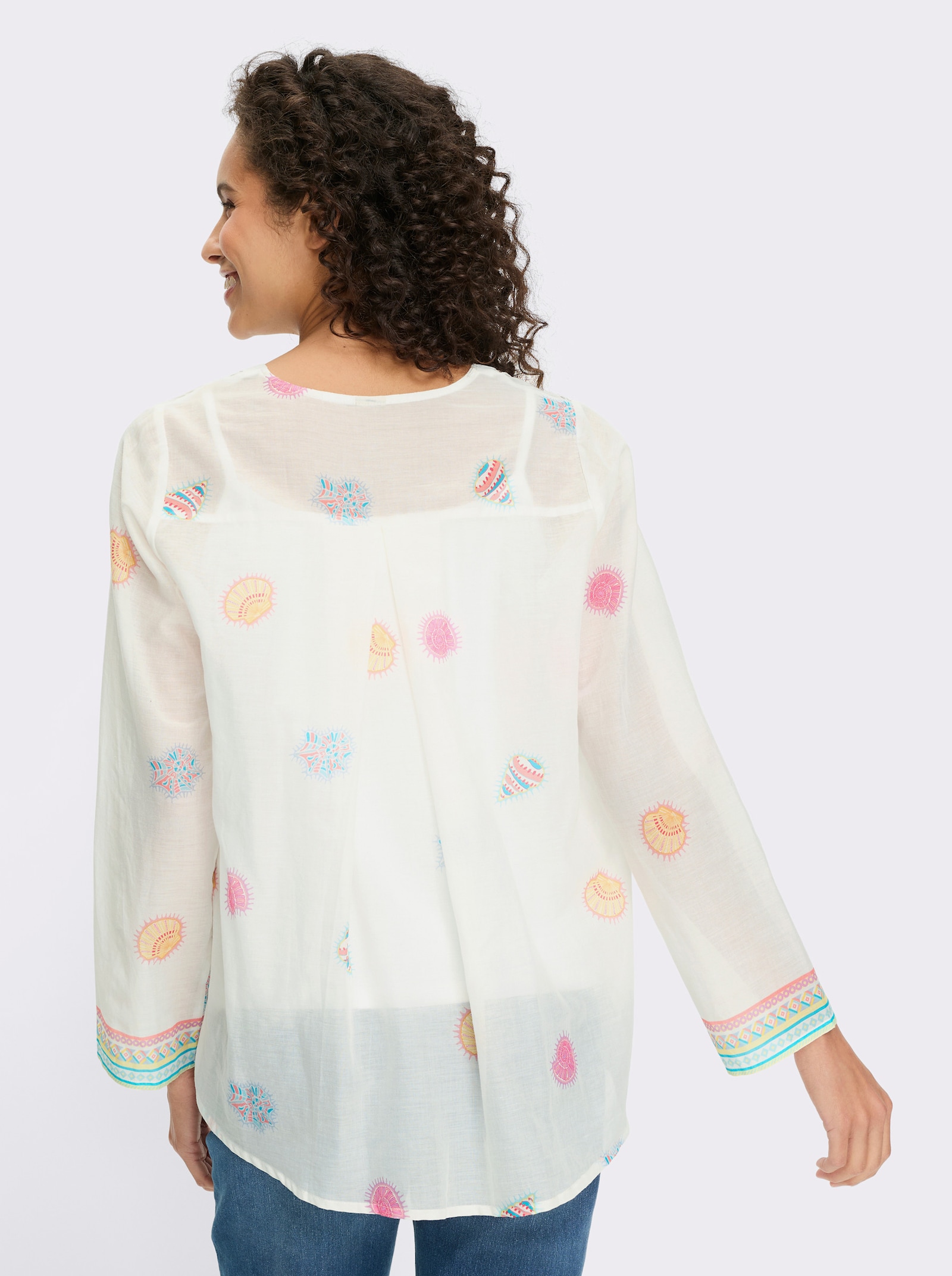 heine Baumwollbluse mit Seitenschlitzen - weiß-flamingo-bedruckt