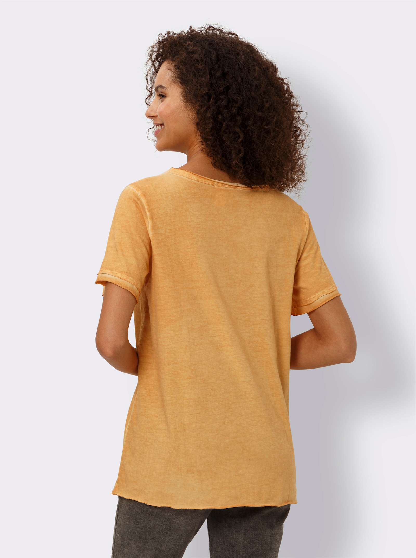 heine Shirt mit geprägtem Frontmotiv - ocker