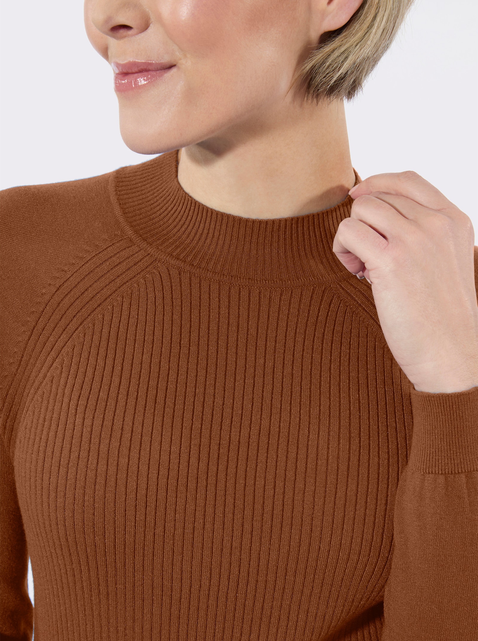 Stehkragenpullover mit Einstrick-Muster - cognac