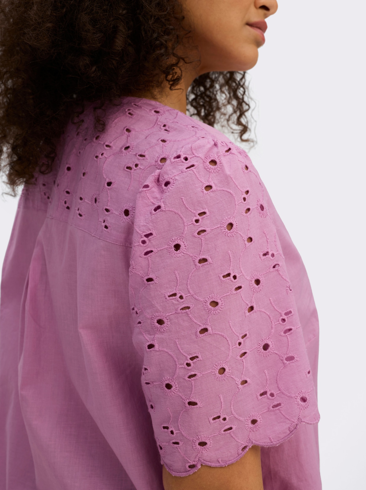 sheego Tunique avec broderie ajourée - orchidée