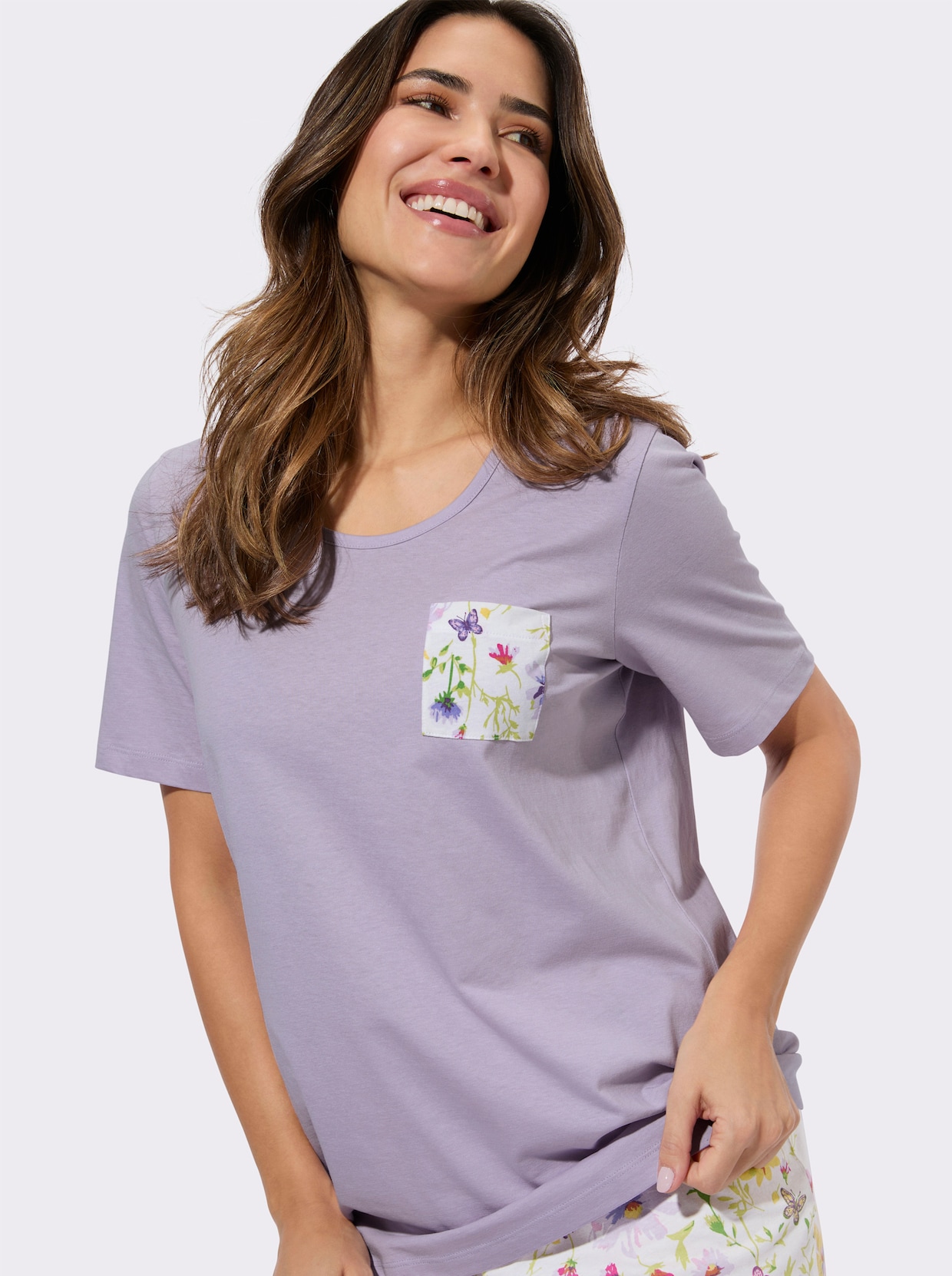 Pyjamas med fjärils- och blommönster - syren-ecru-med tryck