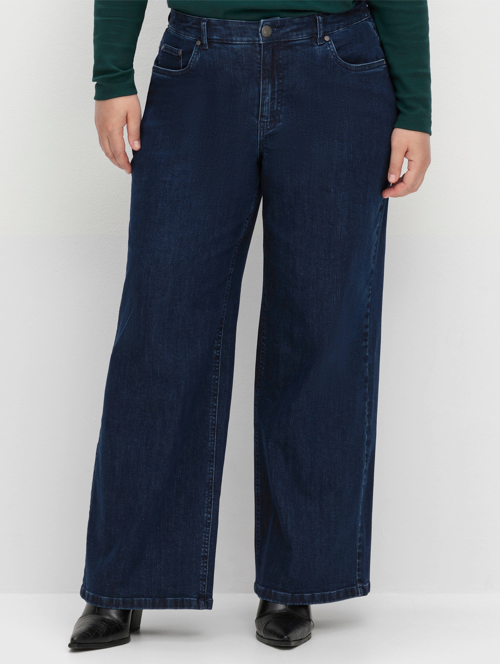 sheego High-waist-Jeans mit durchgehend weitem Bein - dark blue denim