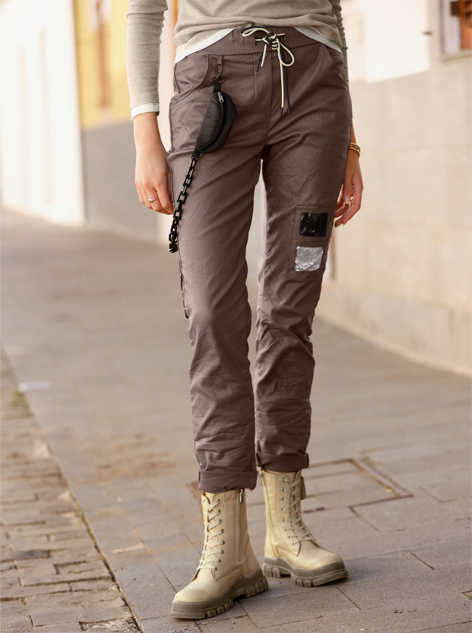 heine Hose mit Pailletten-Verzierung - schoko