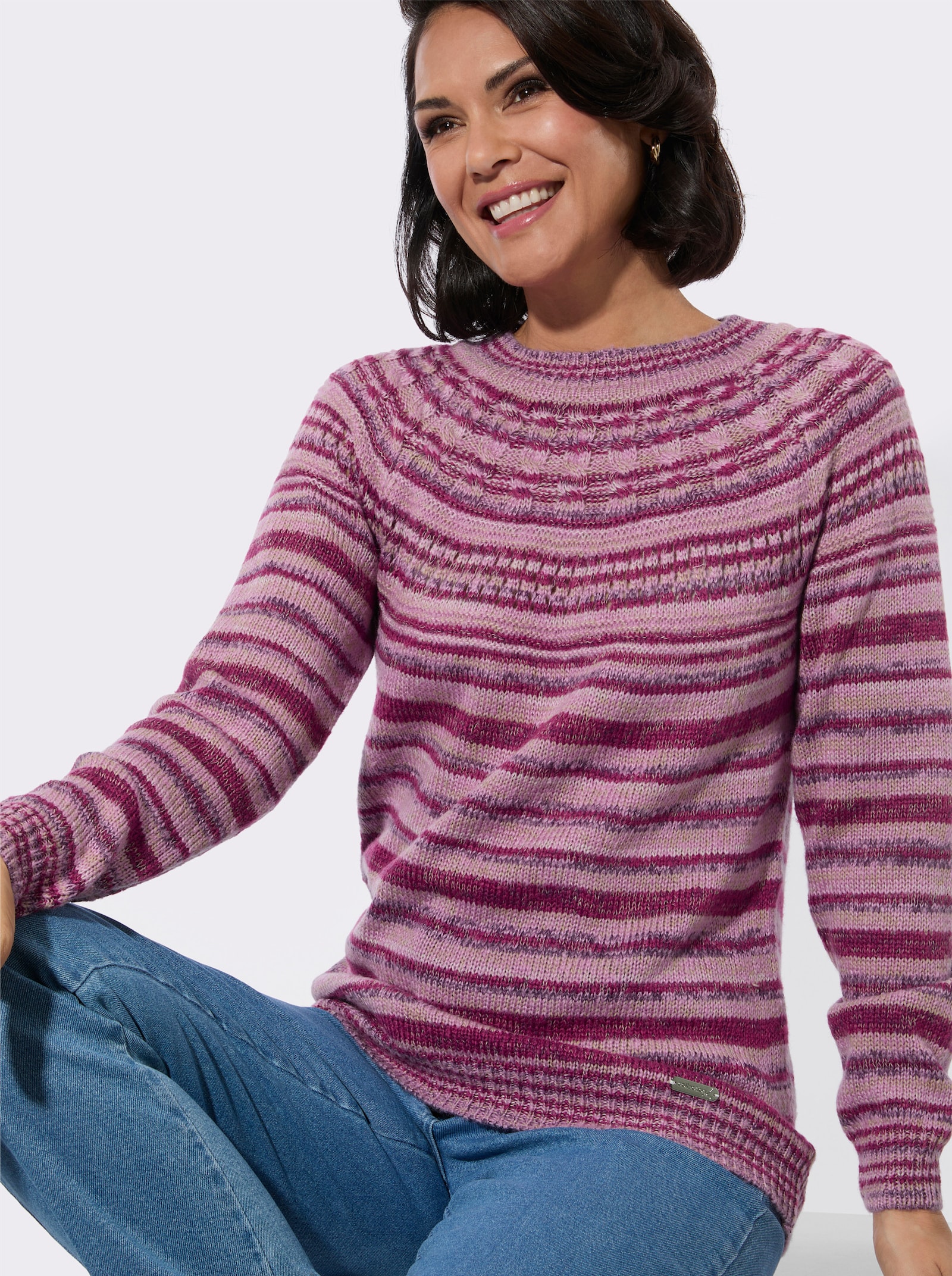 Rundhalspullover aus effektvollem Flauschgarn - malve-orchidee-geringelt