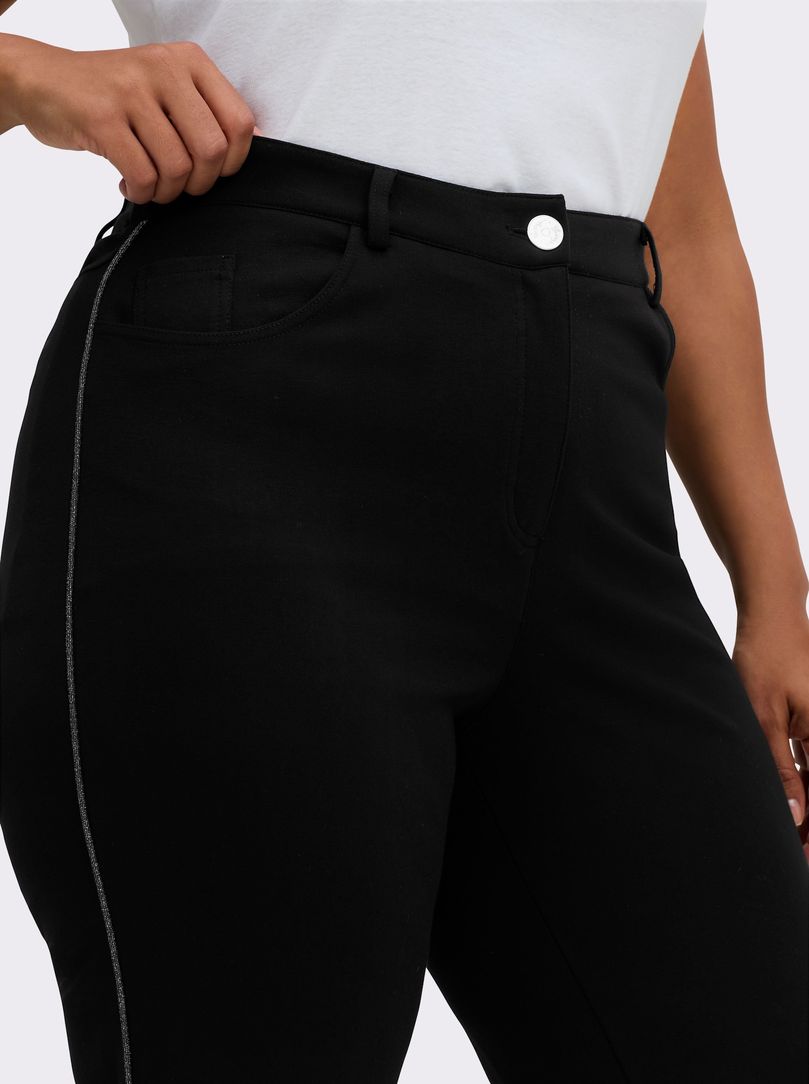 sheego Bootcuthose mit Glanzgarn-Paspel seitlich - schwarz