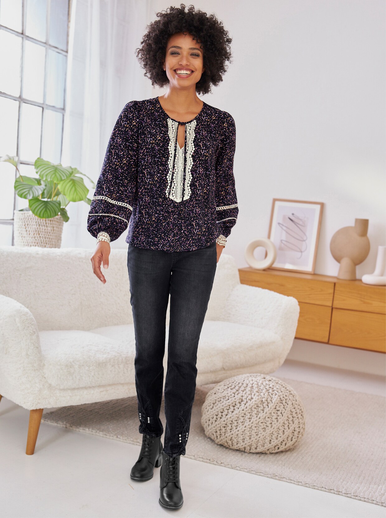 heine Druckbluse - schwarz-lavendel-bedruckt