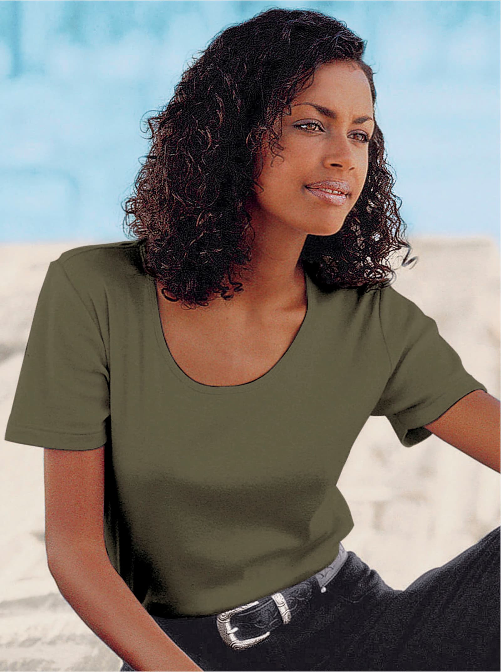 Rundhalsshirt in geradem Schnitt - oliv