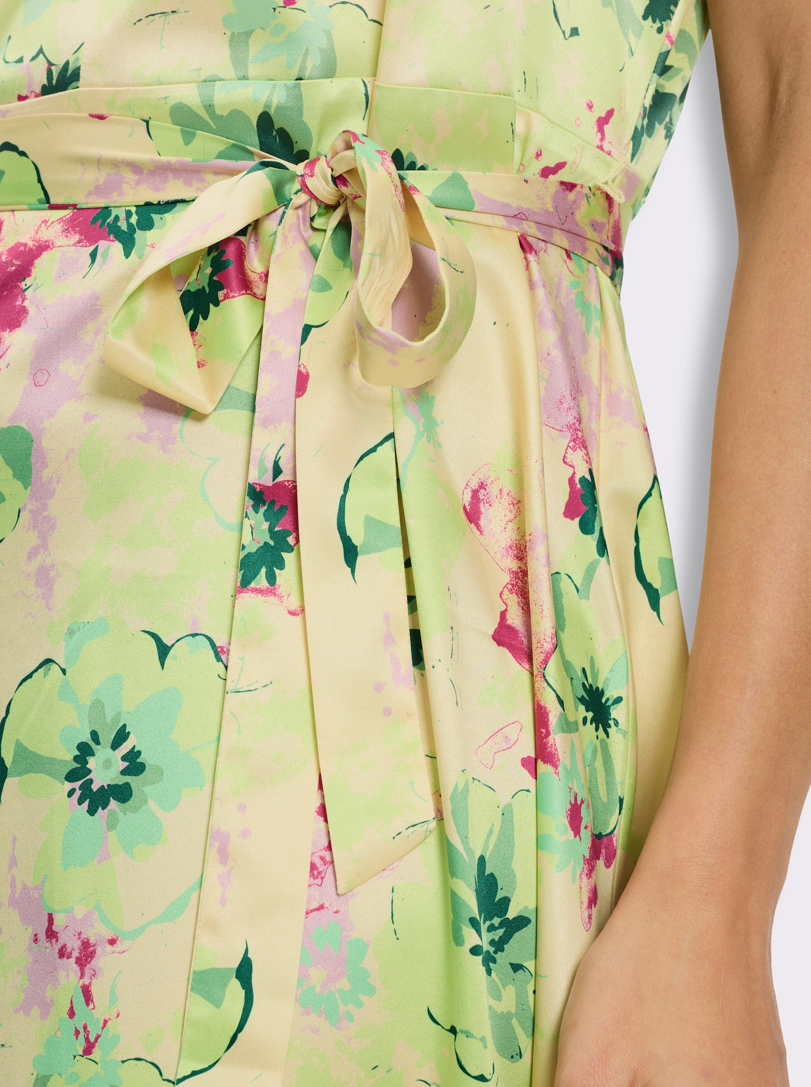 Volantkleid in Satin-Qualität - vanille-pistazie-bedruckt