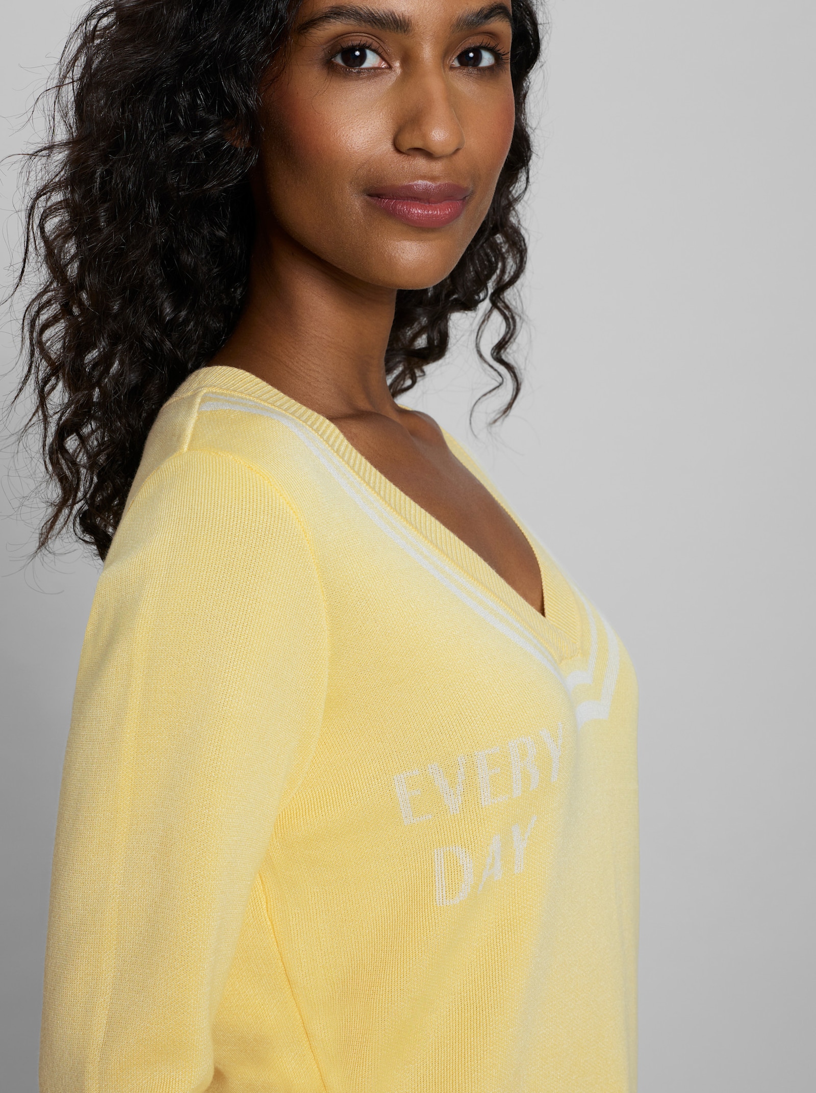 heine Pullover mit tiefem V-Ausschnitt - zitrone-ecru