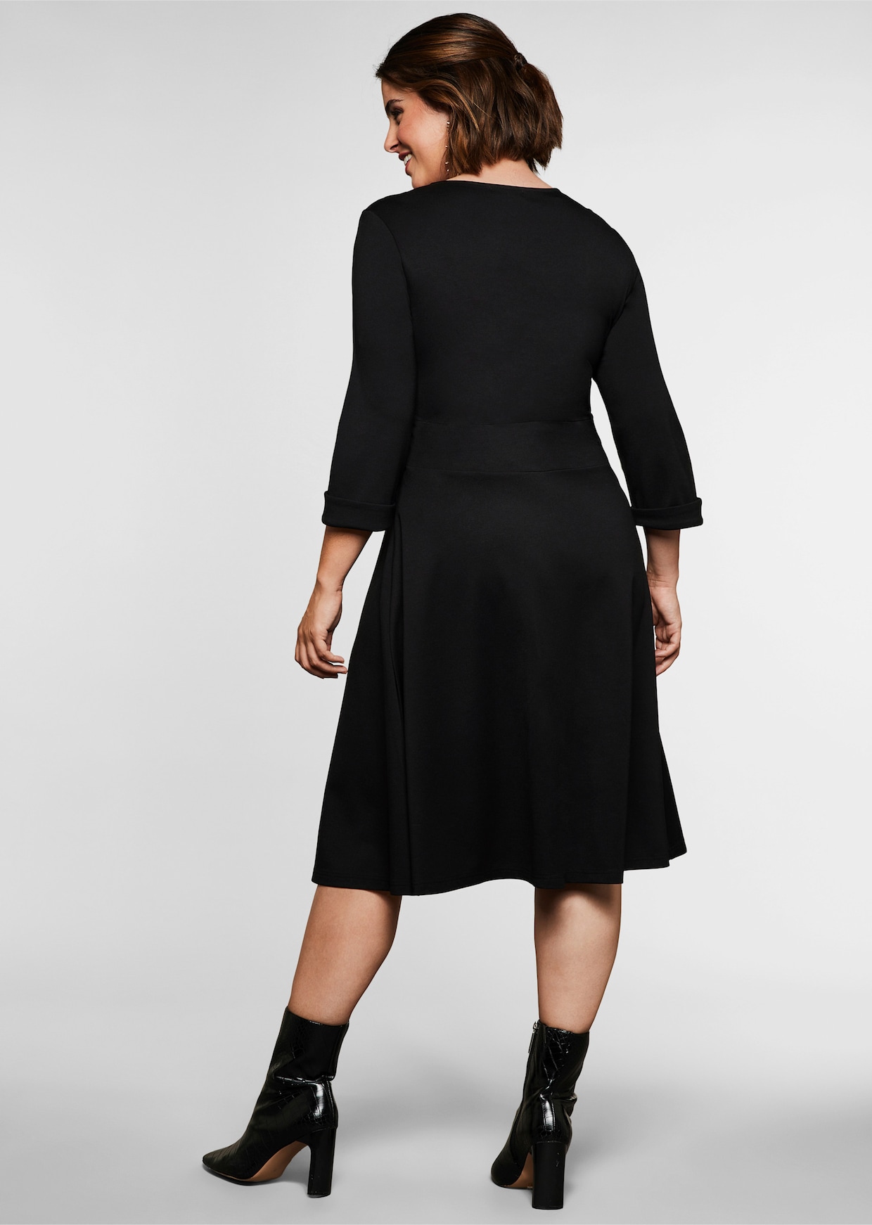 sheego by Joe Browns Robe de cocktail - noir