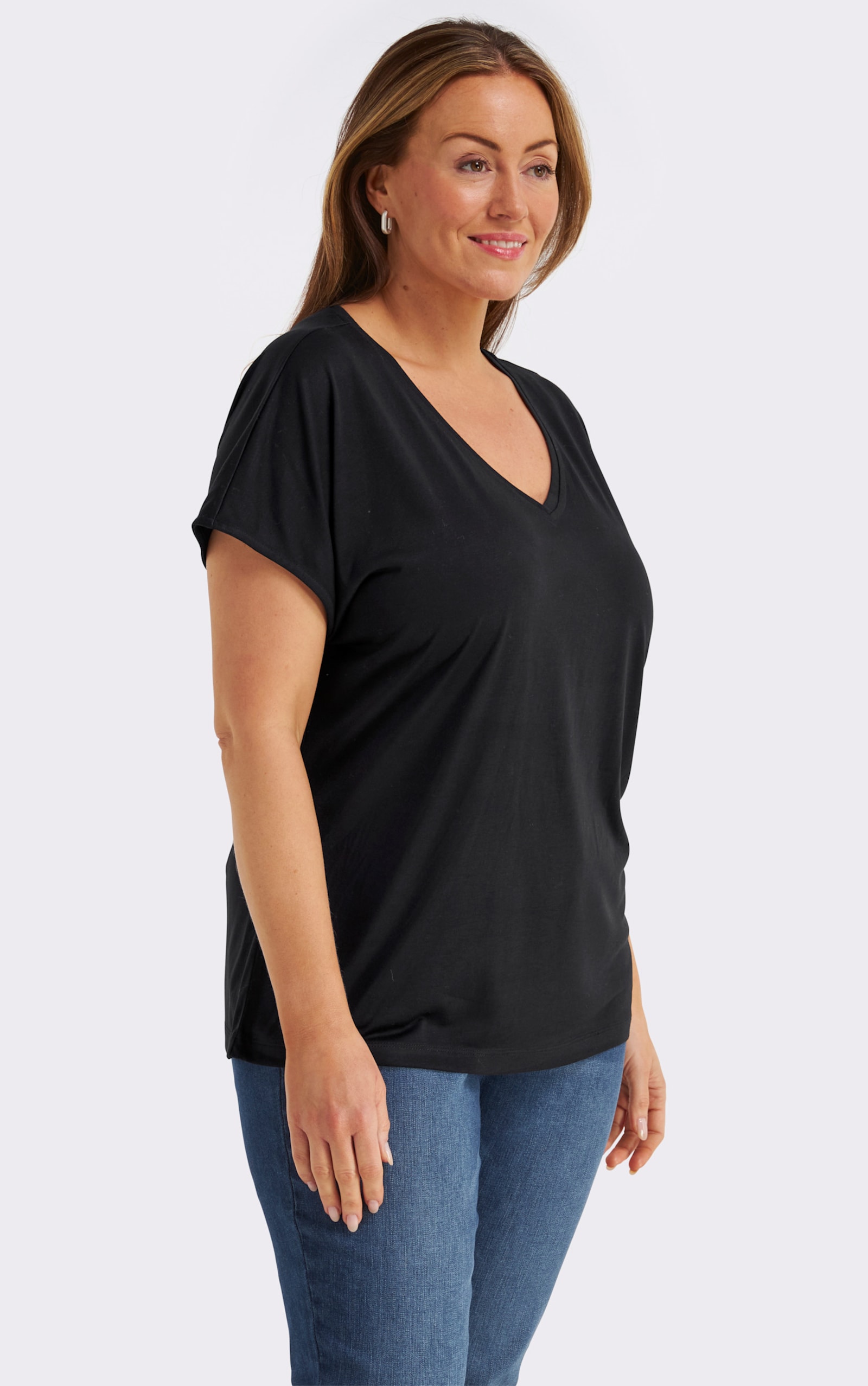 sheego Shirt met V-hals en strass-detail - zwart