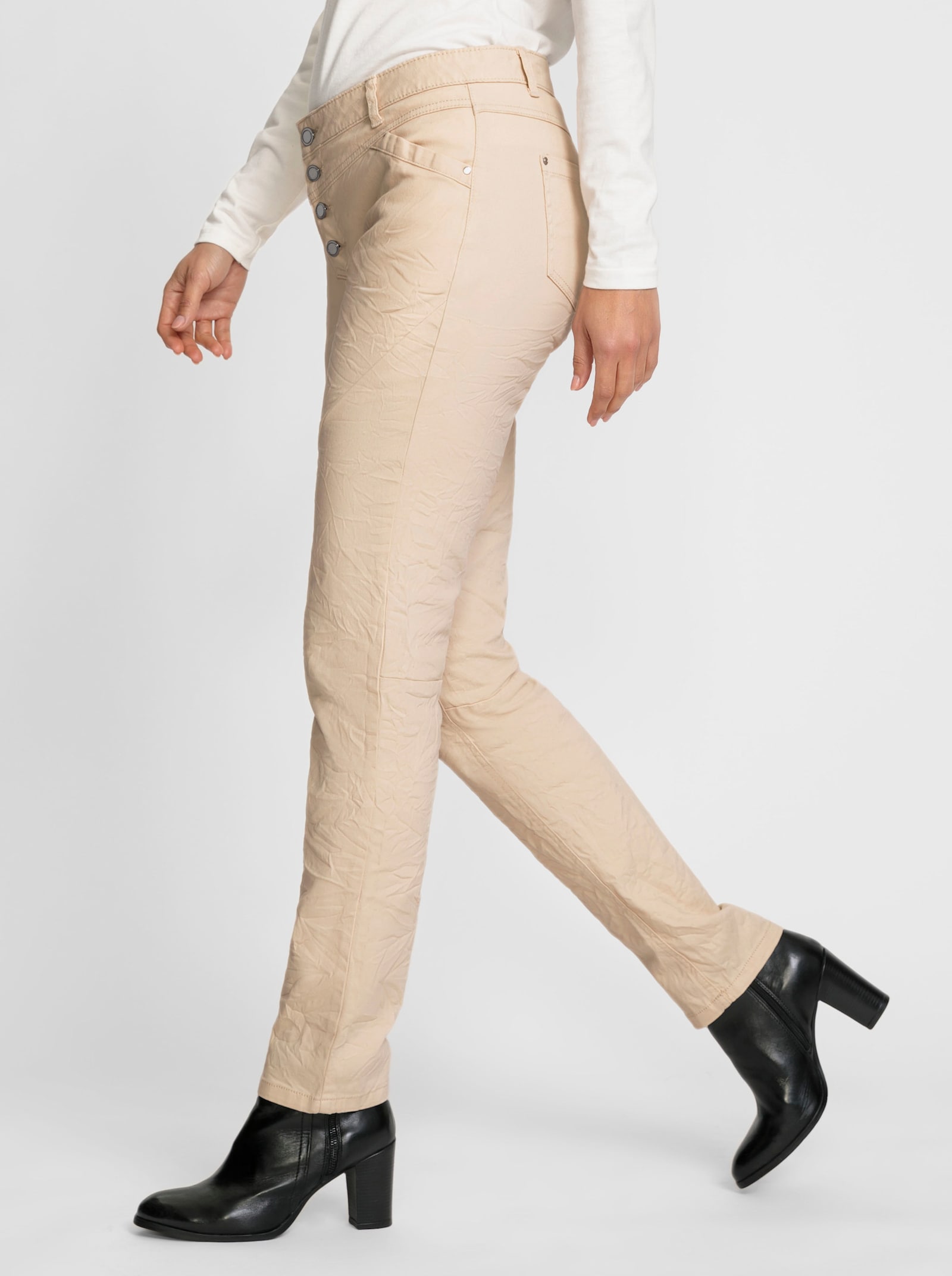 Broek met knoopsluiting in plaats van ritssluiting - ivoorkleur