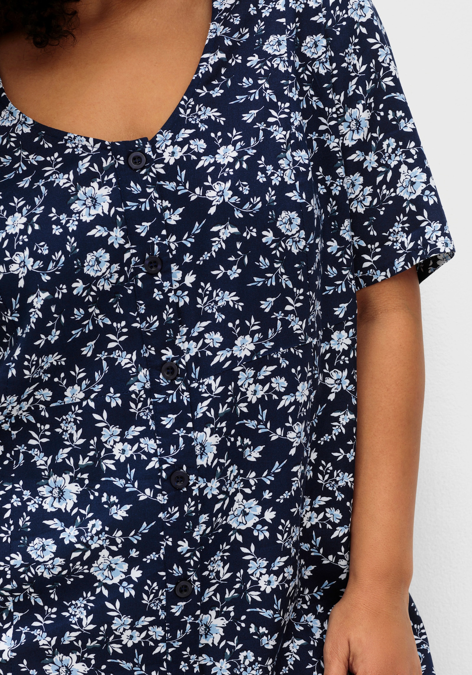 Druckkleid mit durchgehender Knopfleiste - marine-hellblau-bedruckt