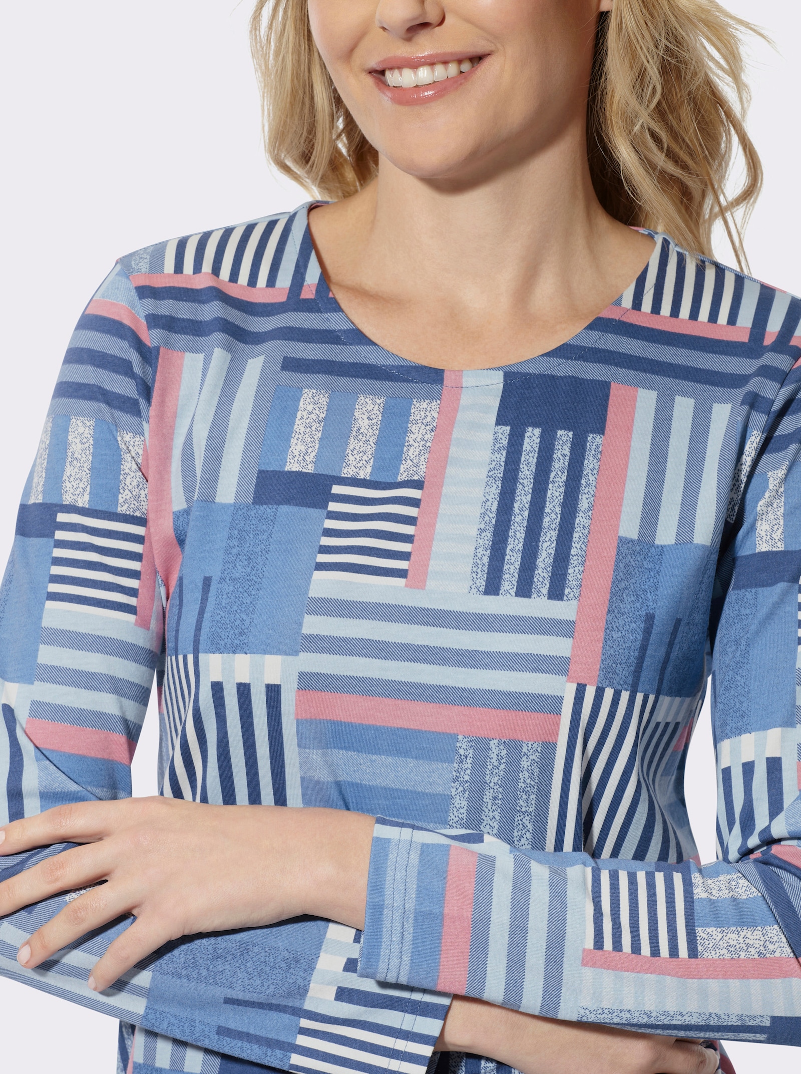 Langarmshirt in gestreifter Patch-Optik - jeansblau-altrosa-bedruckt