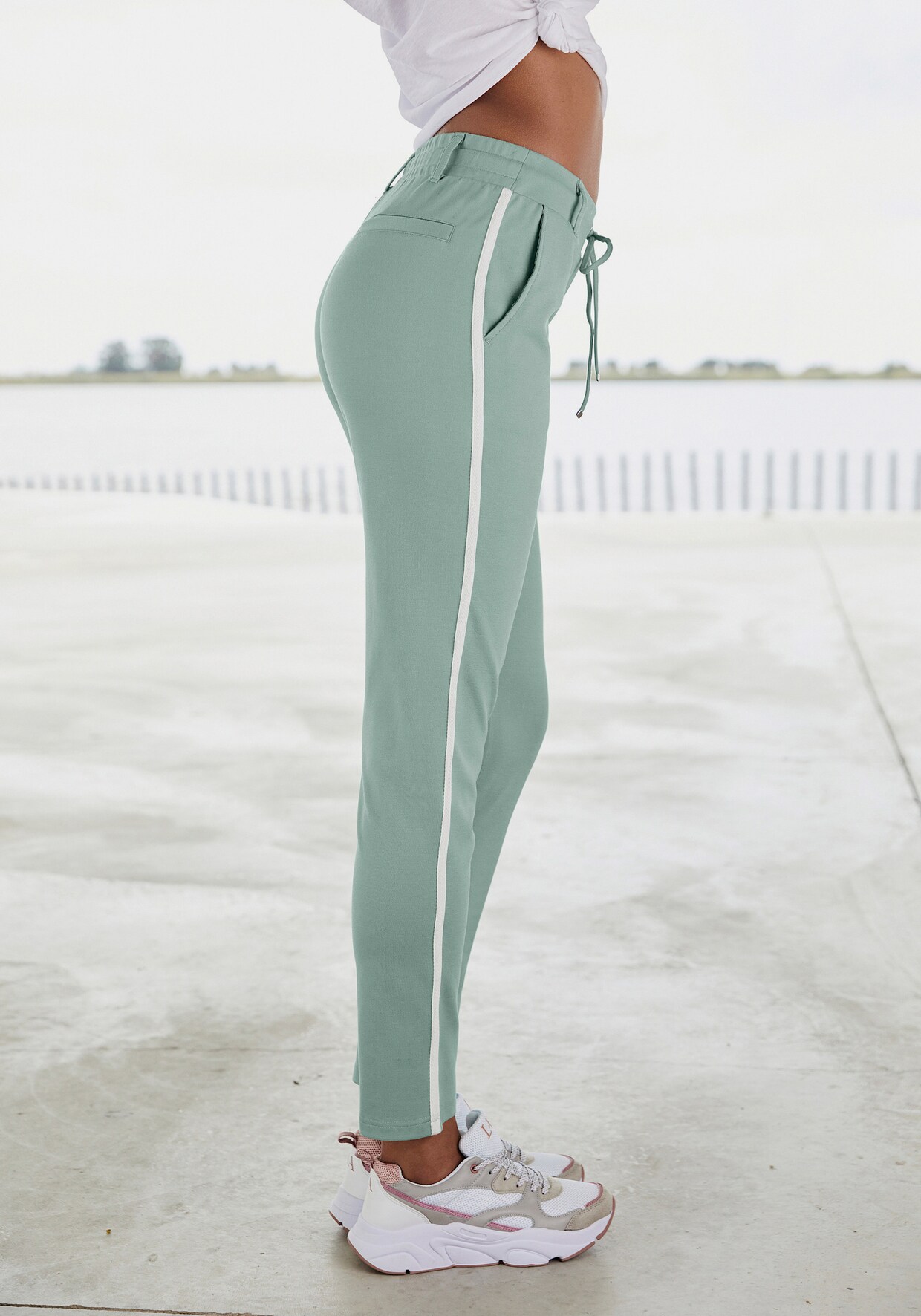 Bench. Joggingbroek - mint