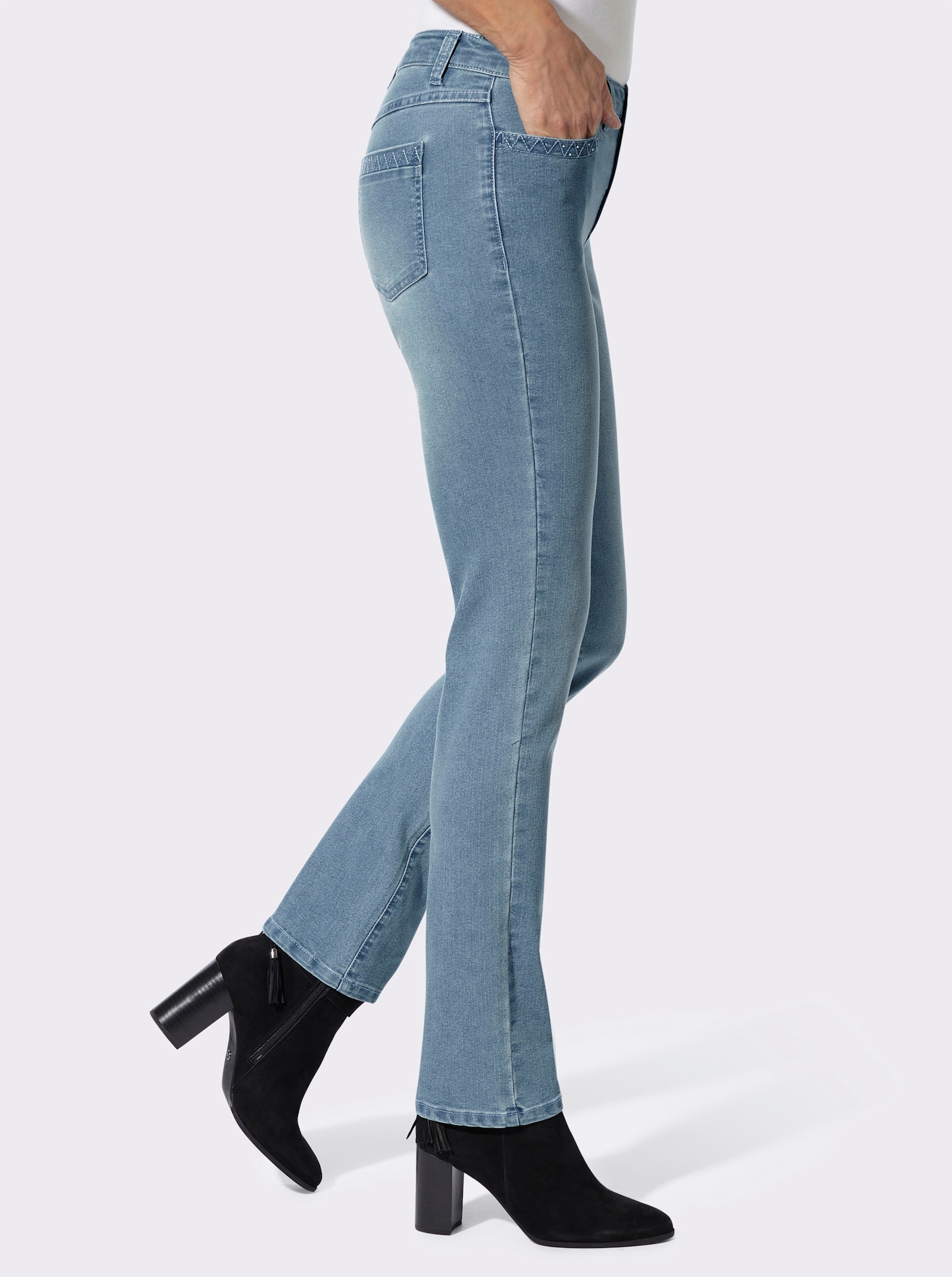 Jeans mit Stickerei auf den Taschen - blue-bleached