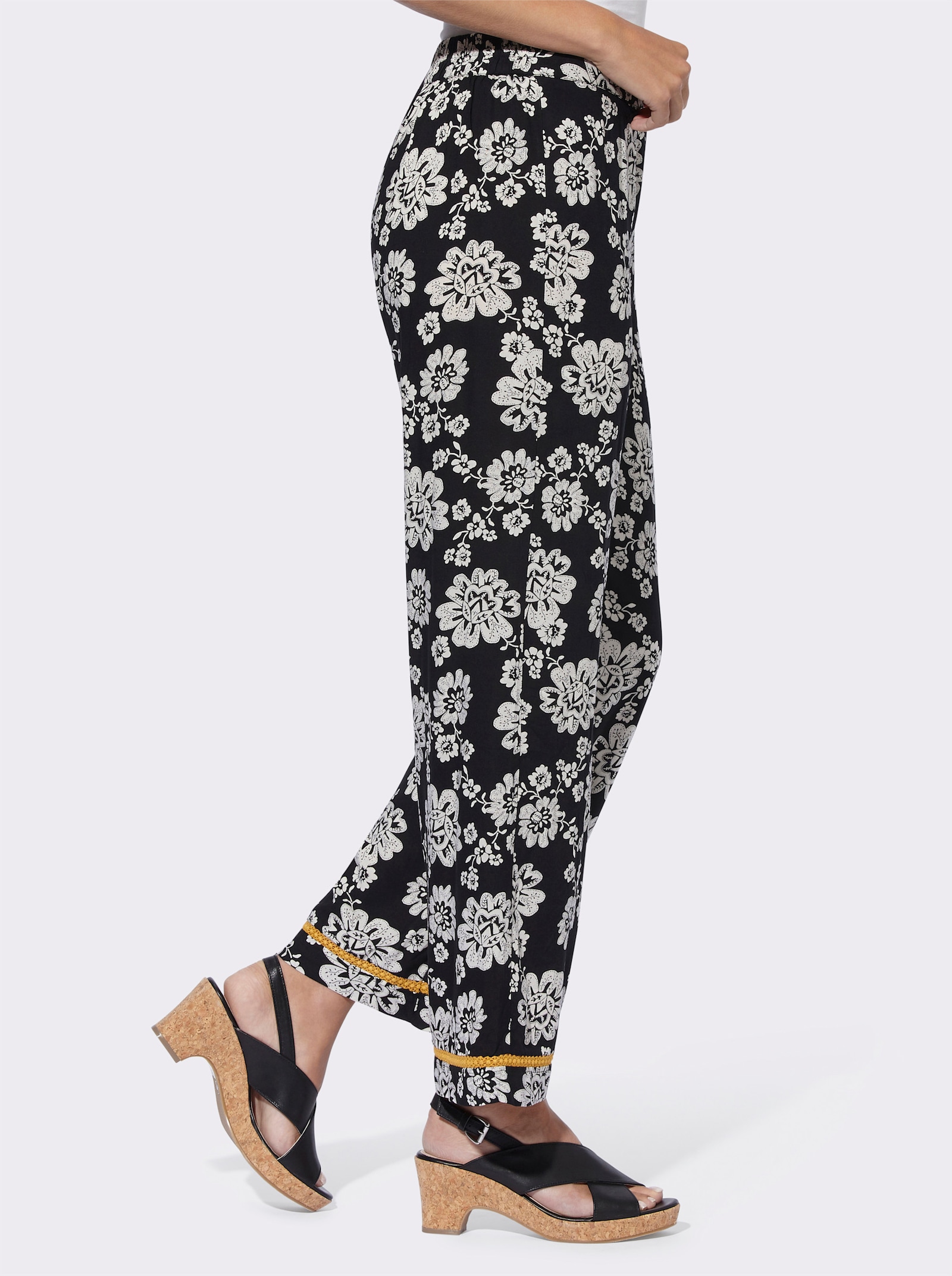 heine Druckhose mit weitem Bein - schwarz-champagner-bedruckt