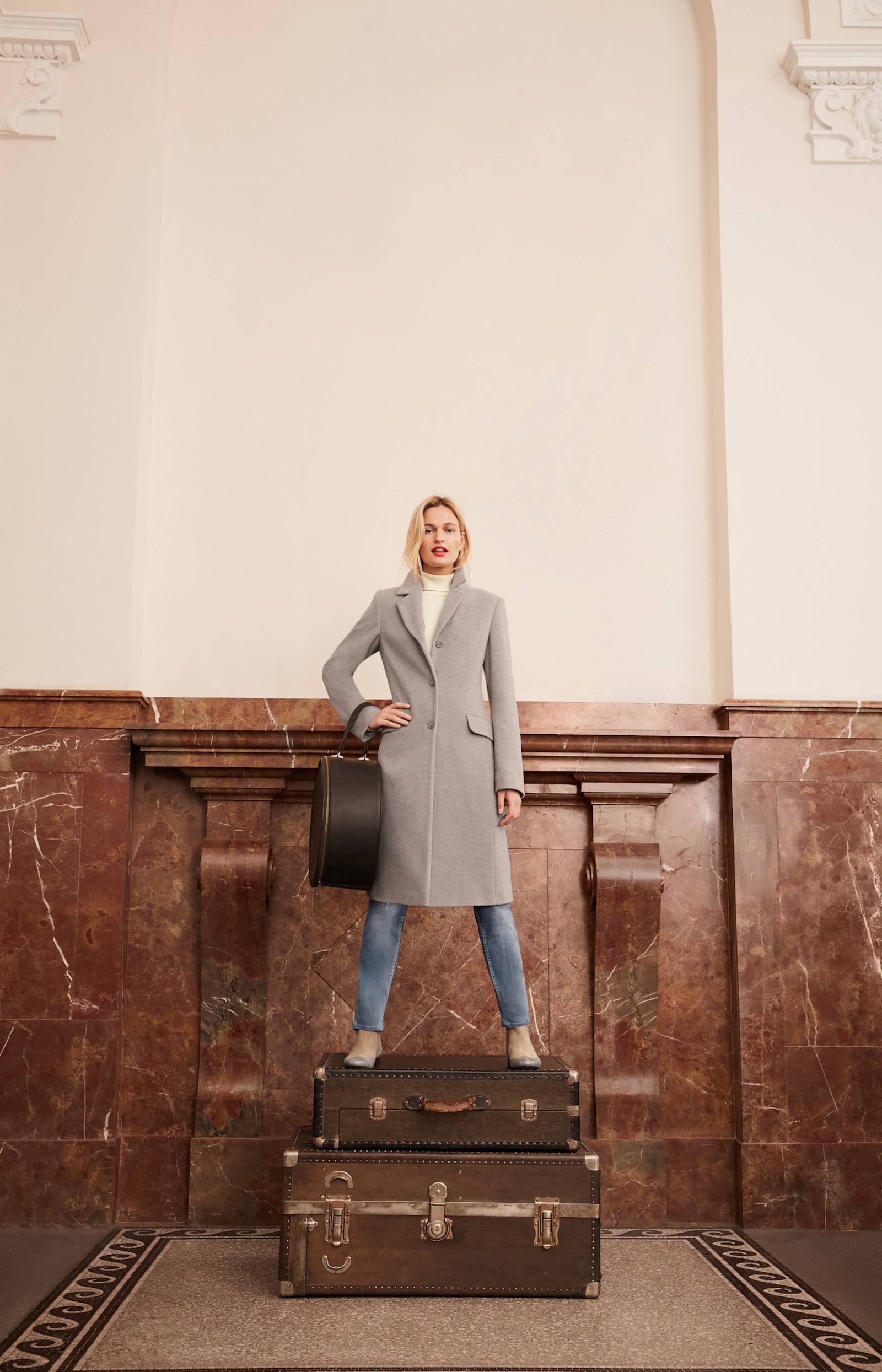 heine Kurzmantel mit Schulterpolstern - beige-melange