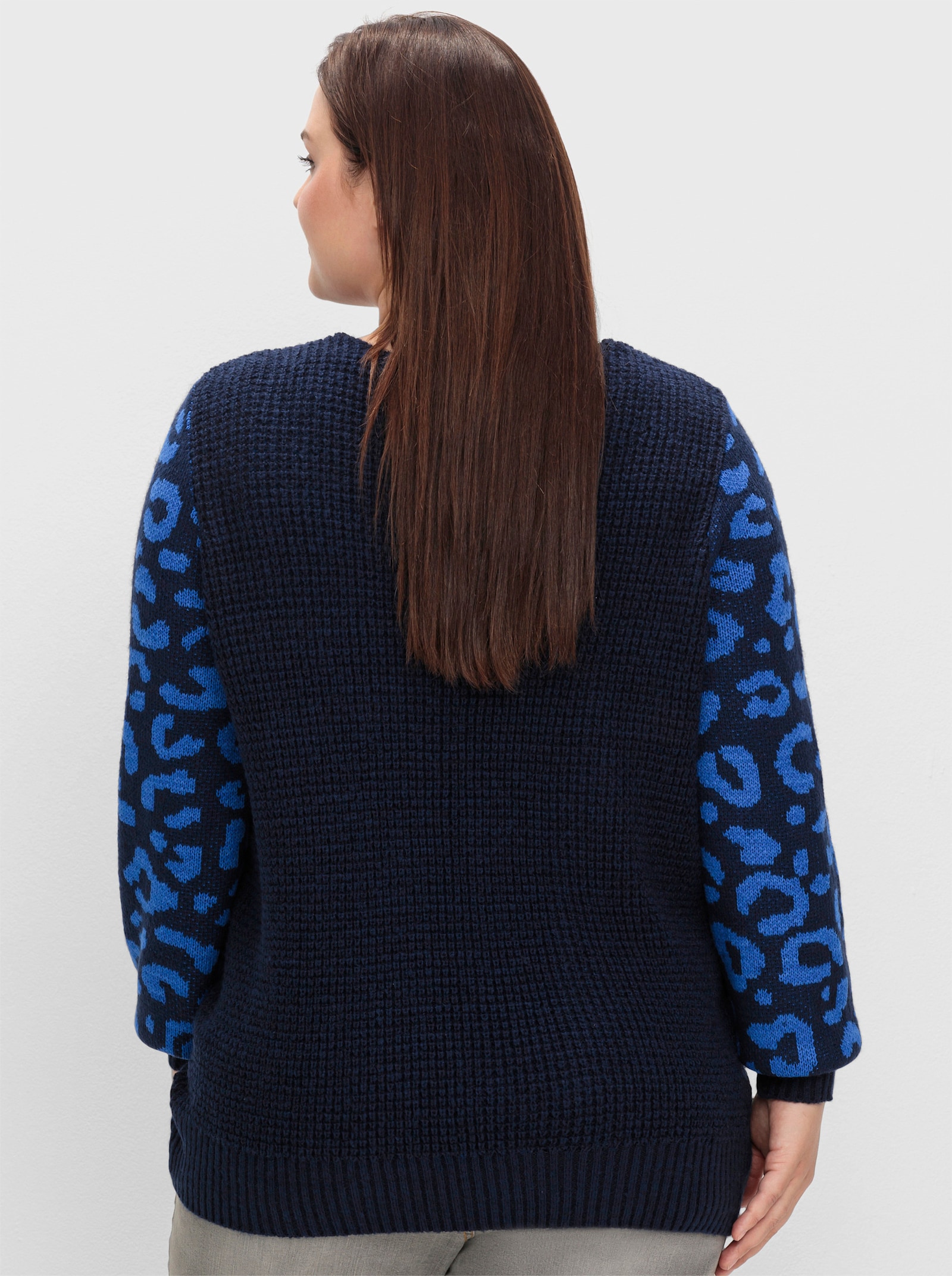 sheego V-Ausschnitt-Pullover Ballonärmel mit Leo-Muster - tiefblau-gemustert